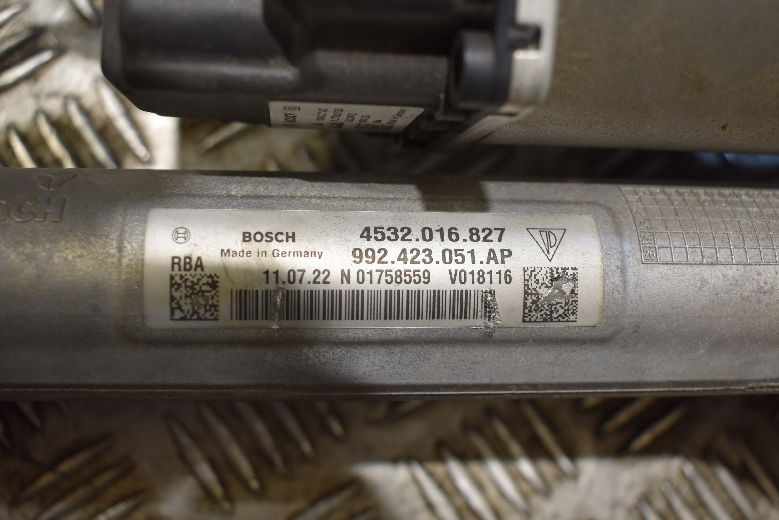 perfect condition KPL. control PORSCHE 992 1 9