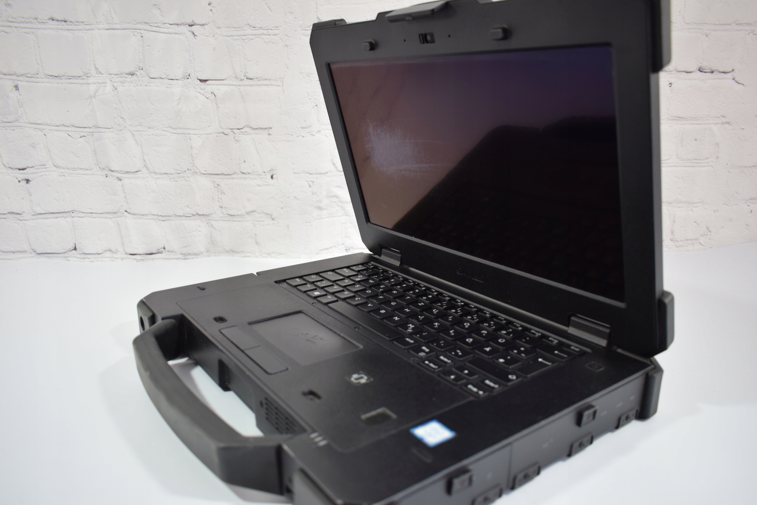 Dell Rugged 7414 Intel i7-6600U| 16GB | 512SSD| RW | HD | 1082293 Model karty graficznej Intel HD Graphics 620