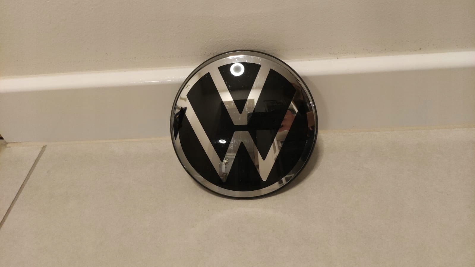 ZNACZEK EMBLEMAT PRZÓD POD RADAR 5H0 GOLF VIII 8 5H0853601M