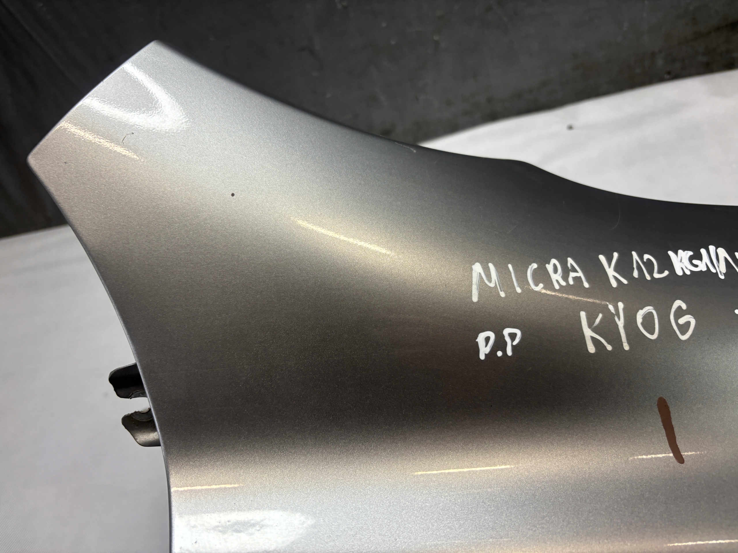 fender right front Nissan Micra K12 k: KY0G