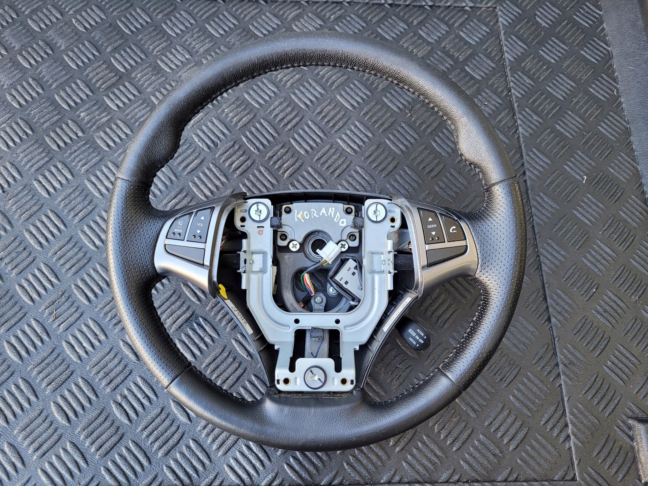 lenkrad MULTIFUNKCJA SSANGYONG KORANDO III LIFT