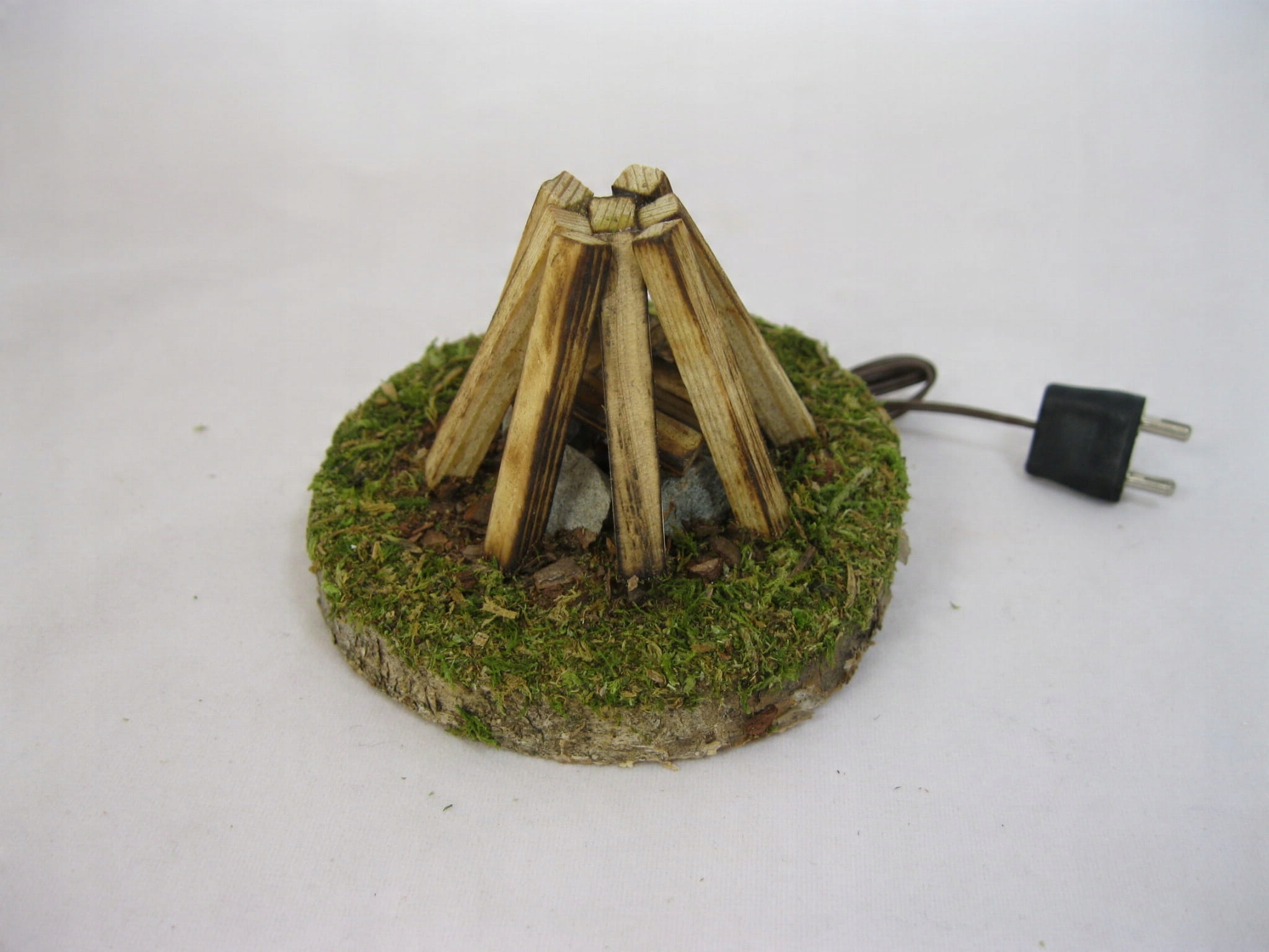 

Ognisko, stos drewna, 7x7x5cm, do figur 9- 12,0cm