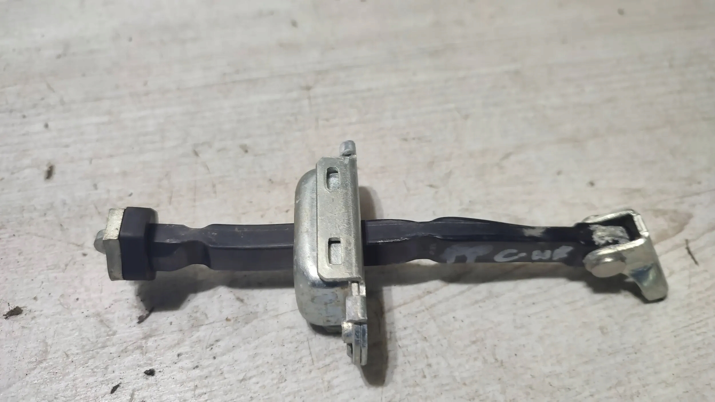 Toyota C-HR and 1.2 19r front side right limiter