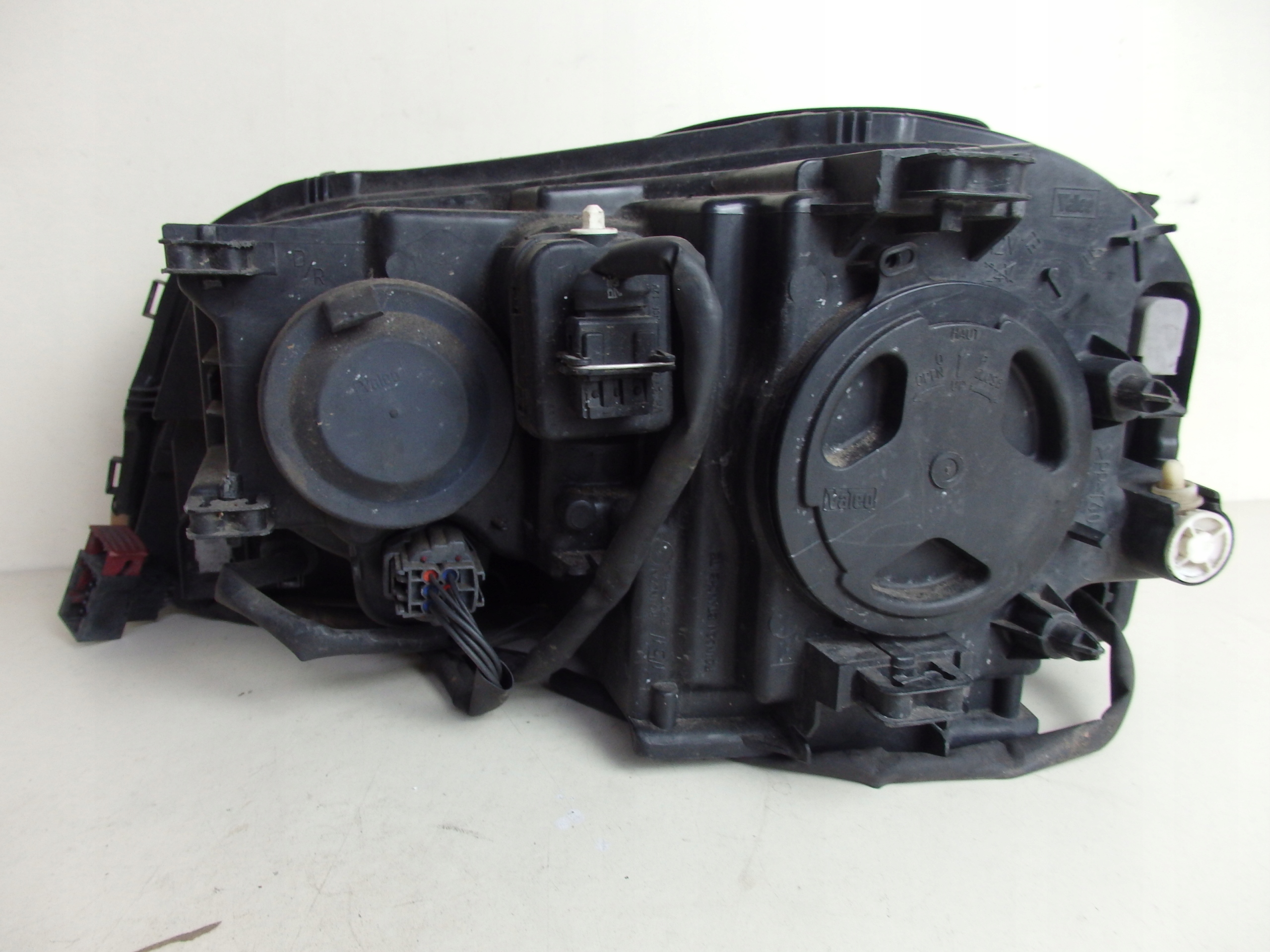 LAMPA PRAWA PRZEDNIA PRZÓD VOLVO XC90 LIFT 06r Strona zabudowy prawa