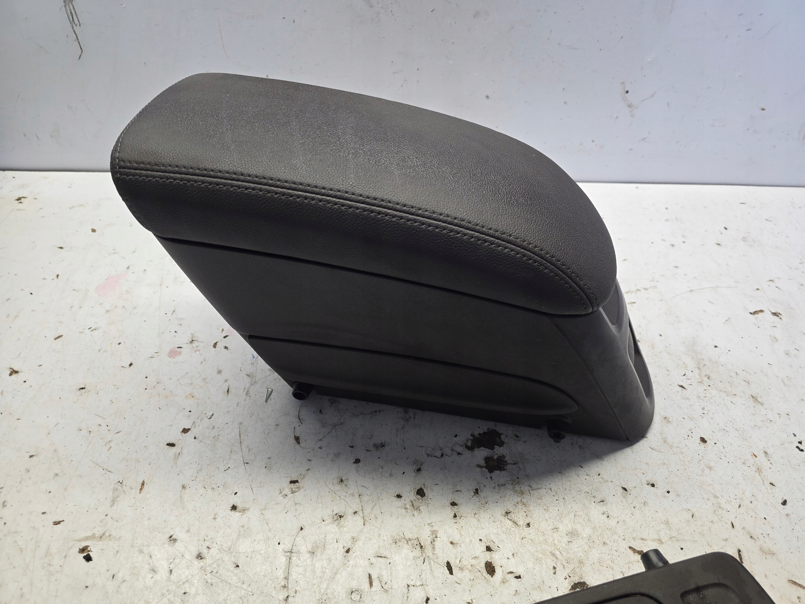 OPEL MERIVA B II 2 bracciolo TACKA Z UCHWYTEM per KUBKI Originale