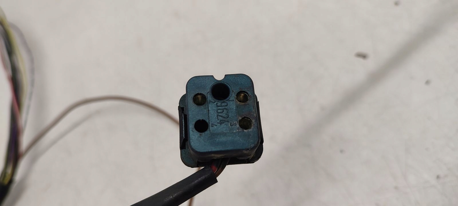 relay Mercedes W124 2,2