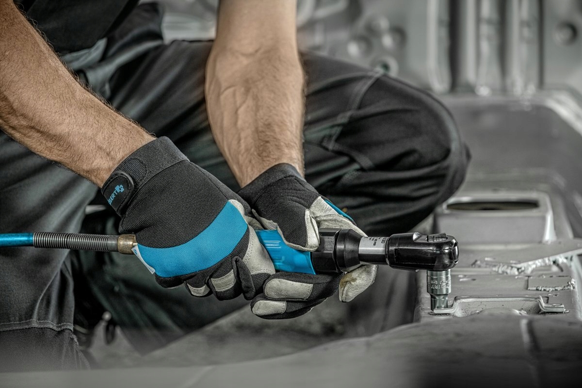 GRZECHOTKA PNEUMATYCZNA 1/2” HOGERT 61NM HT4R630 Rozmiar trzpienia 1/2''