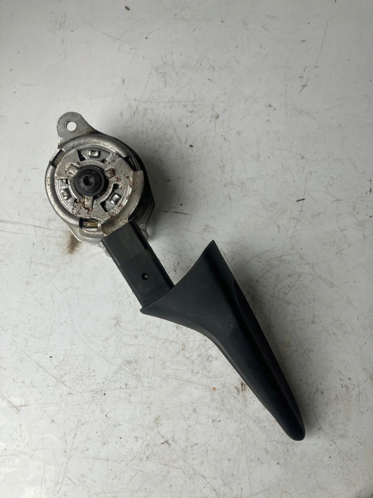 handle REGULACJA seat PEUGEOT 308 T9 right front