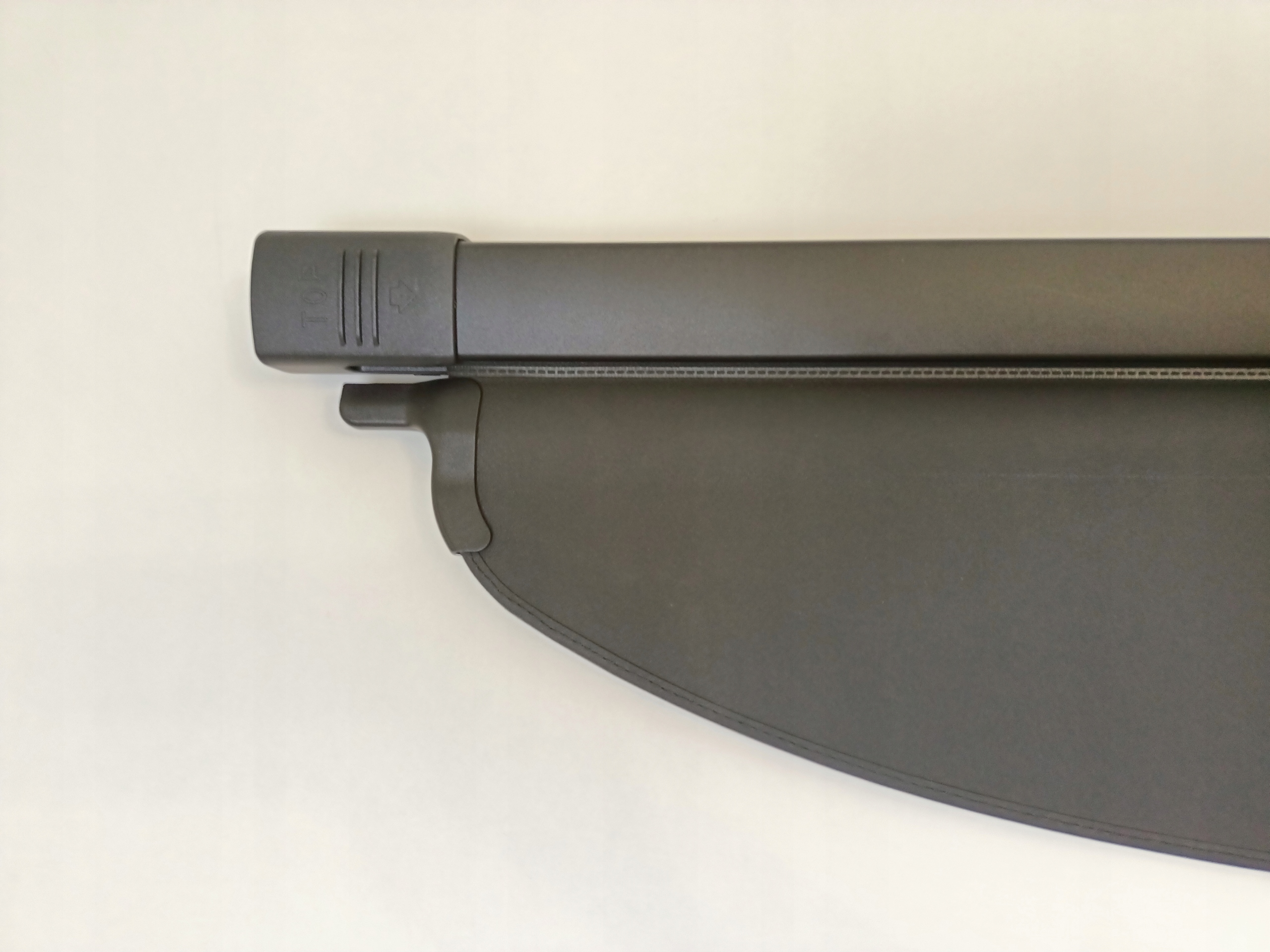 ROLETA BAGAŻNIKA MERCEDES GLC COUPE 23r Numer katalogowy części A25481000009051