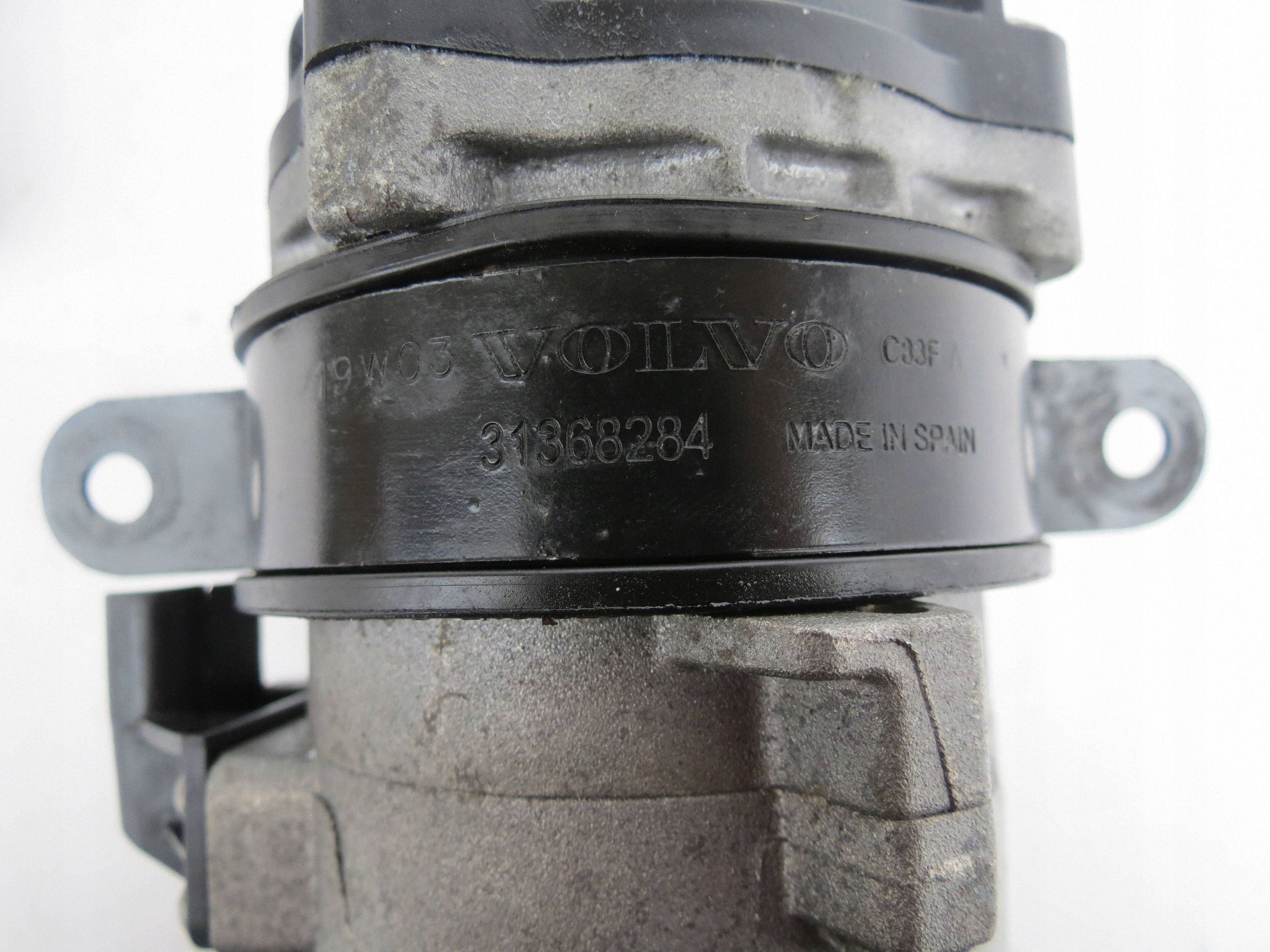 water pump VOLVO S90 V90 T8 HYBRYDA 31338399