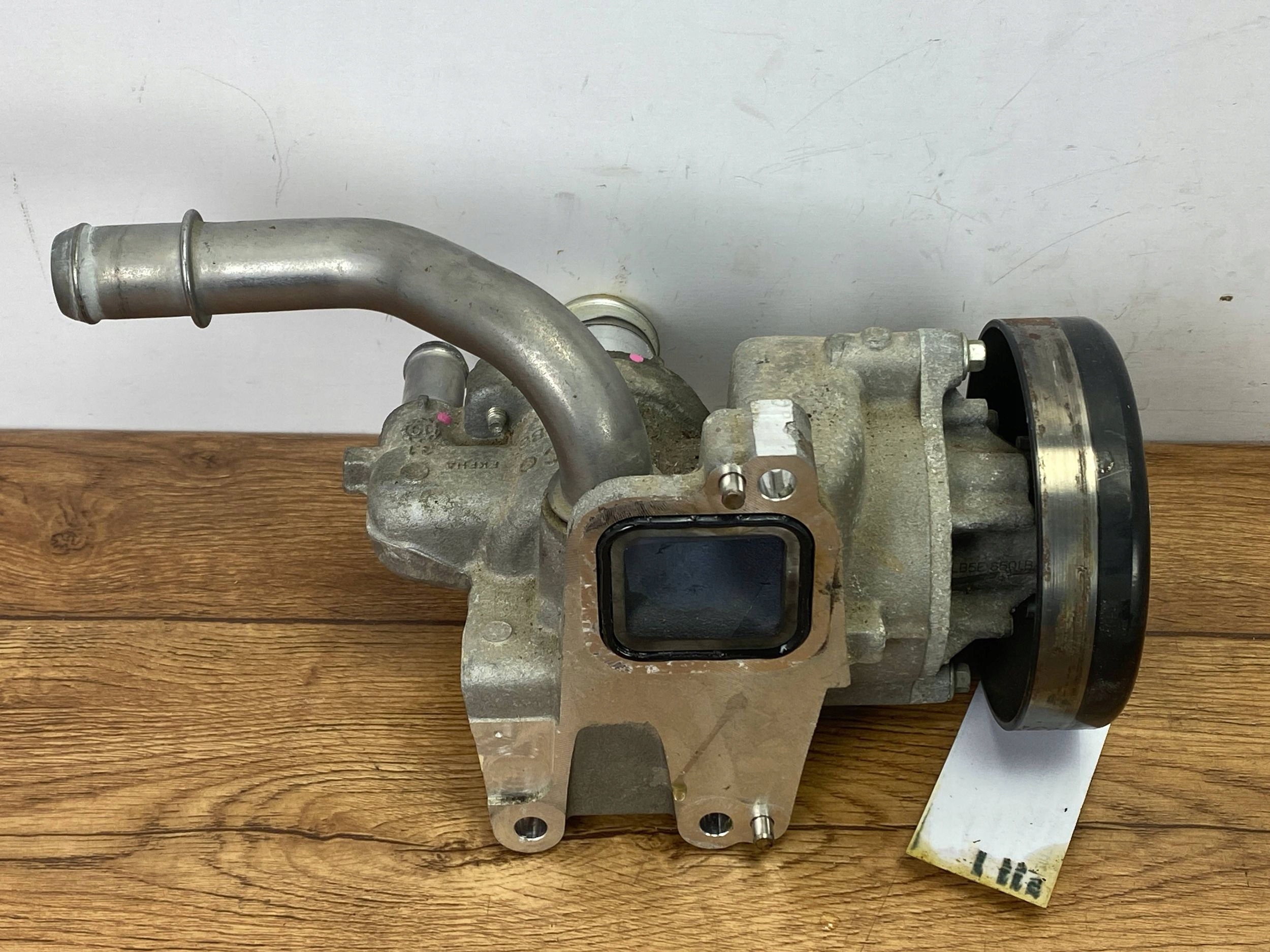 water pump Ford Explorer VI 200+