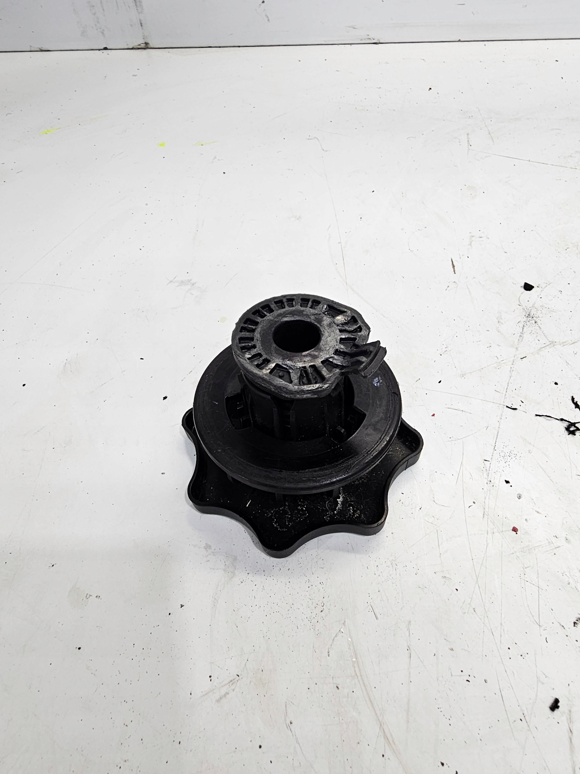 VIS ROUES DE LA ROUE DE SECOURS AUDI A4 B8 A5 8K0803899