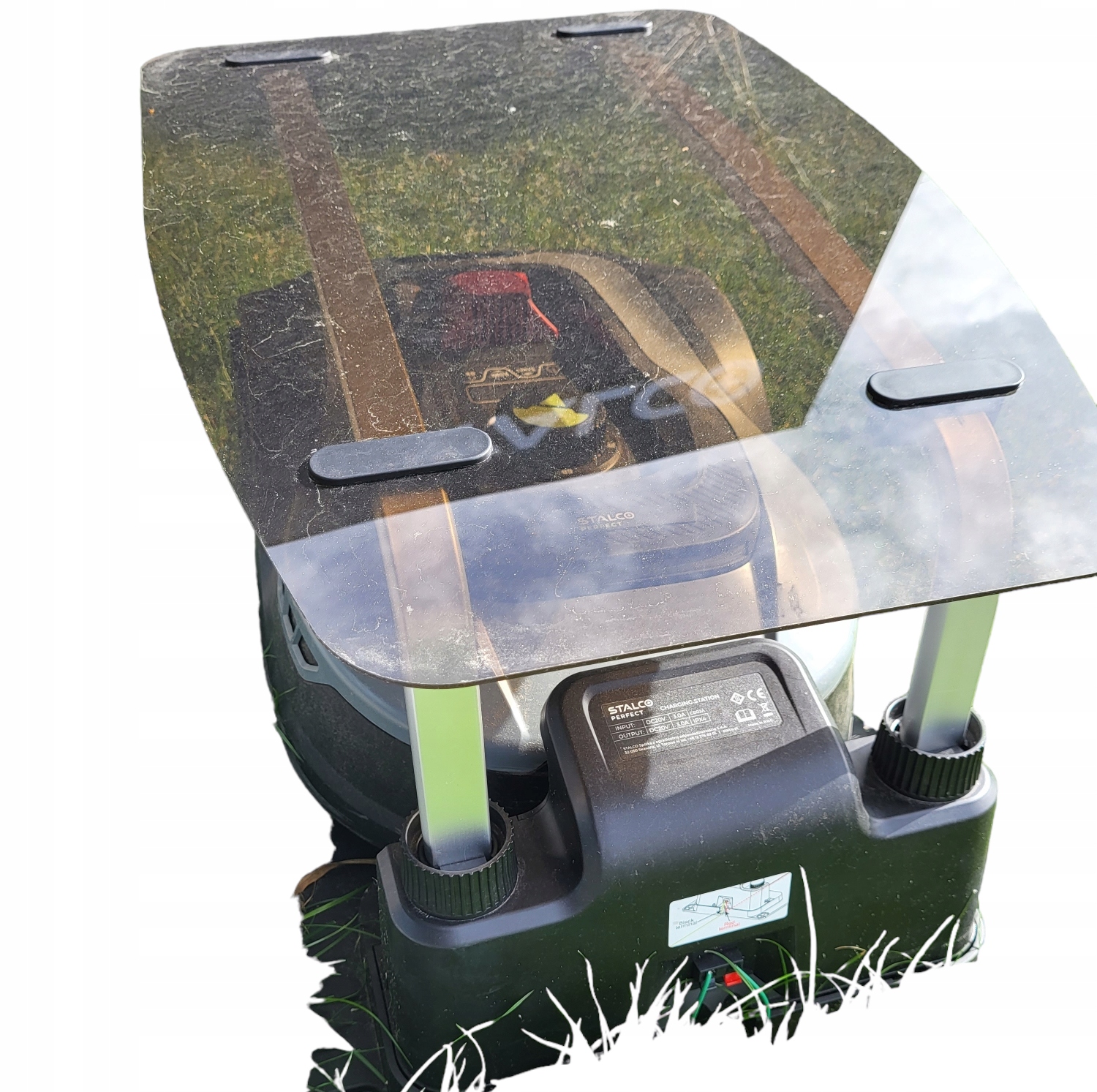 

Robot Koszący Kosiarka Automatyczna 600 m2 +daszek