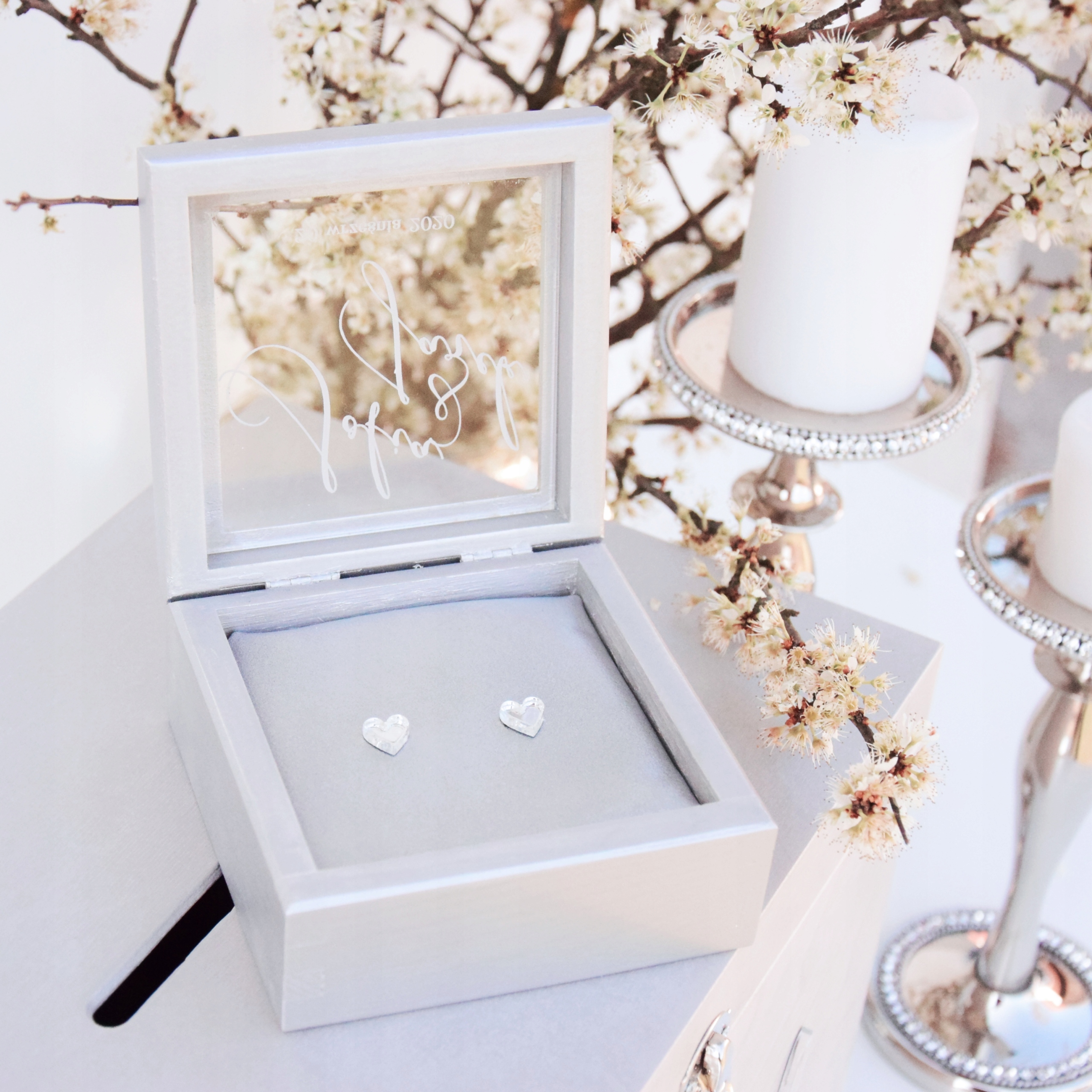 SREBRNE Pudełko na obrączki ślub glamour imiona Kolor dominujący srebrny