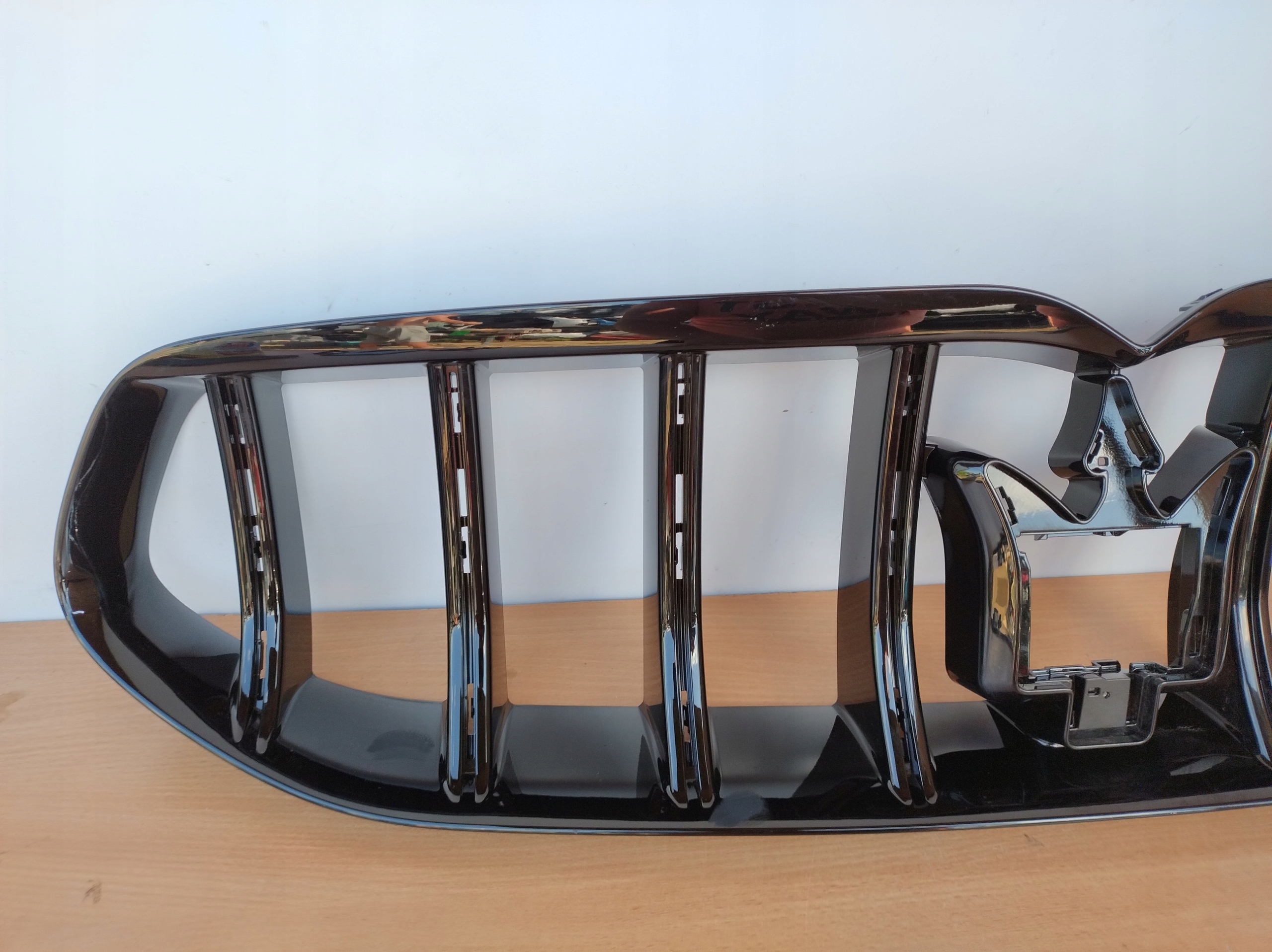 MASERATI GRECALE NOVA MASKA 670167295 DM302H