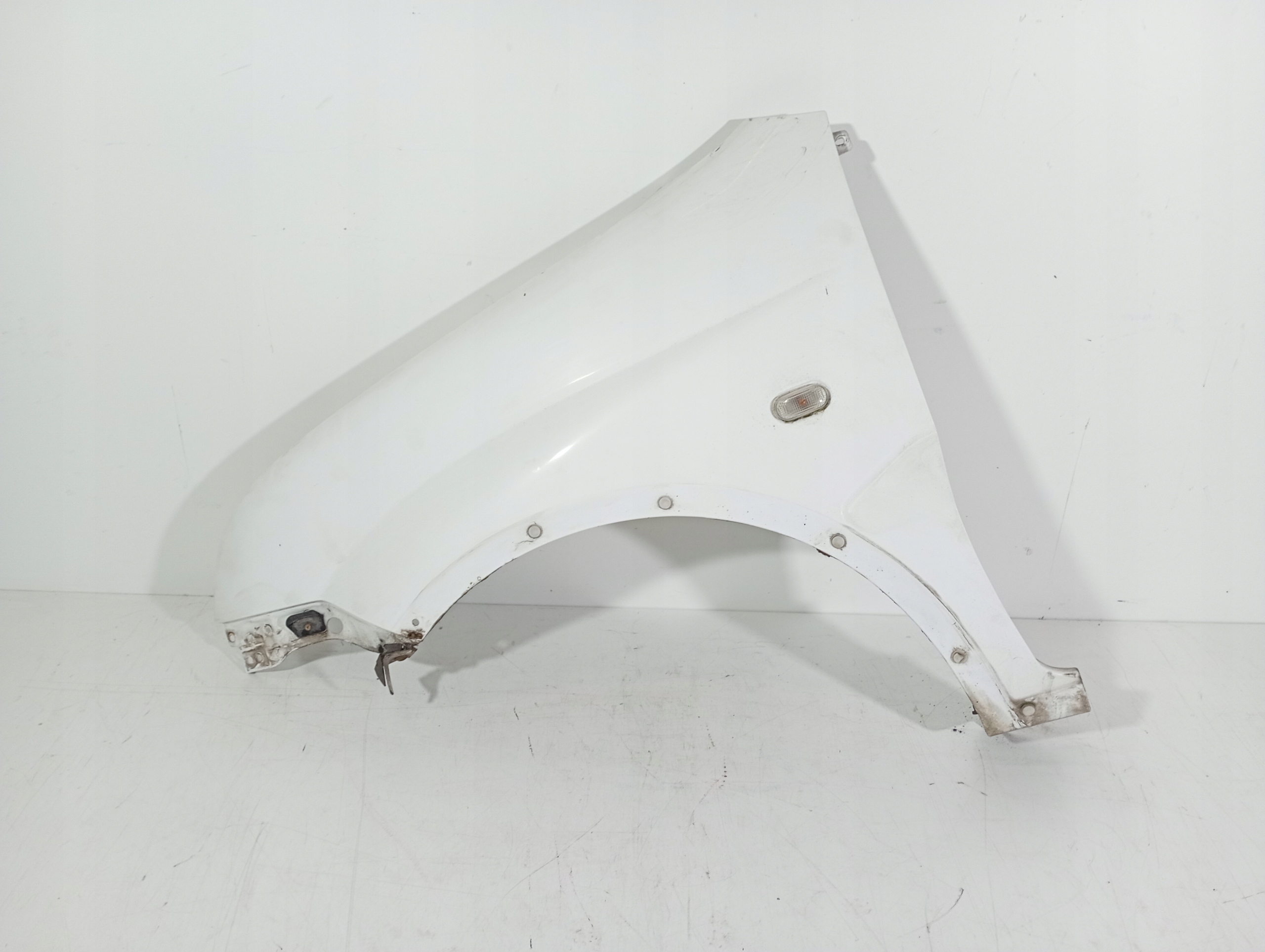 Suzuki IGNIS 2 II 00-06 fender left front front code lakieru 26U