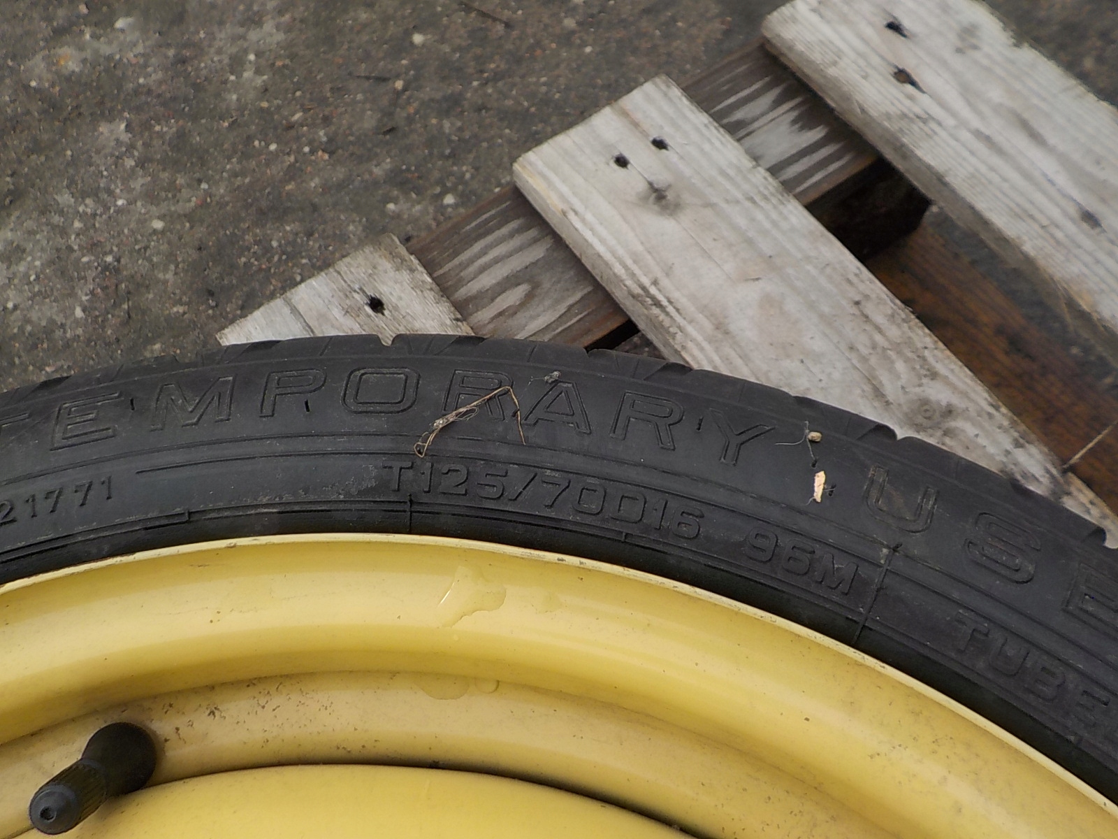 MITSUBISHI LANCER VII Roue de secours R16 4x114.3 125/70/16