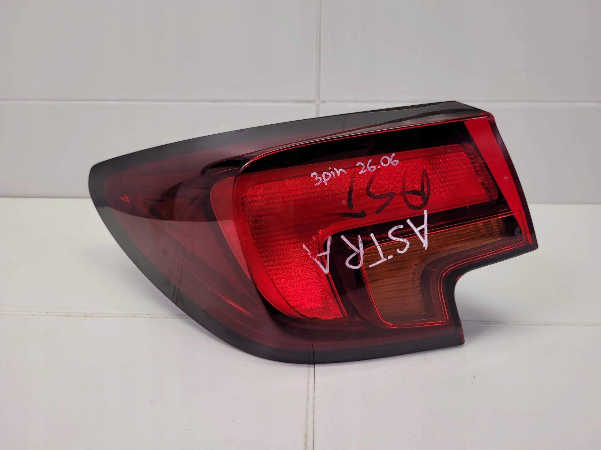 light rear left side Opel Astra K 2017 81389003