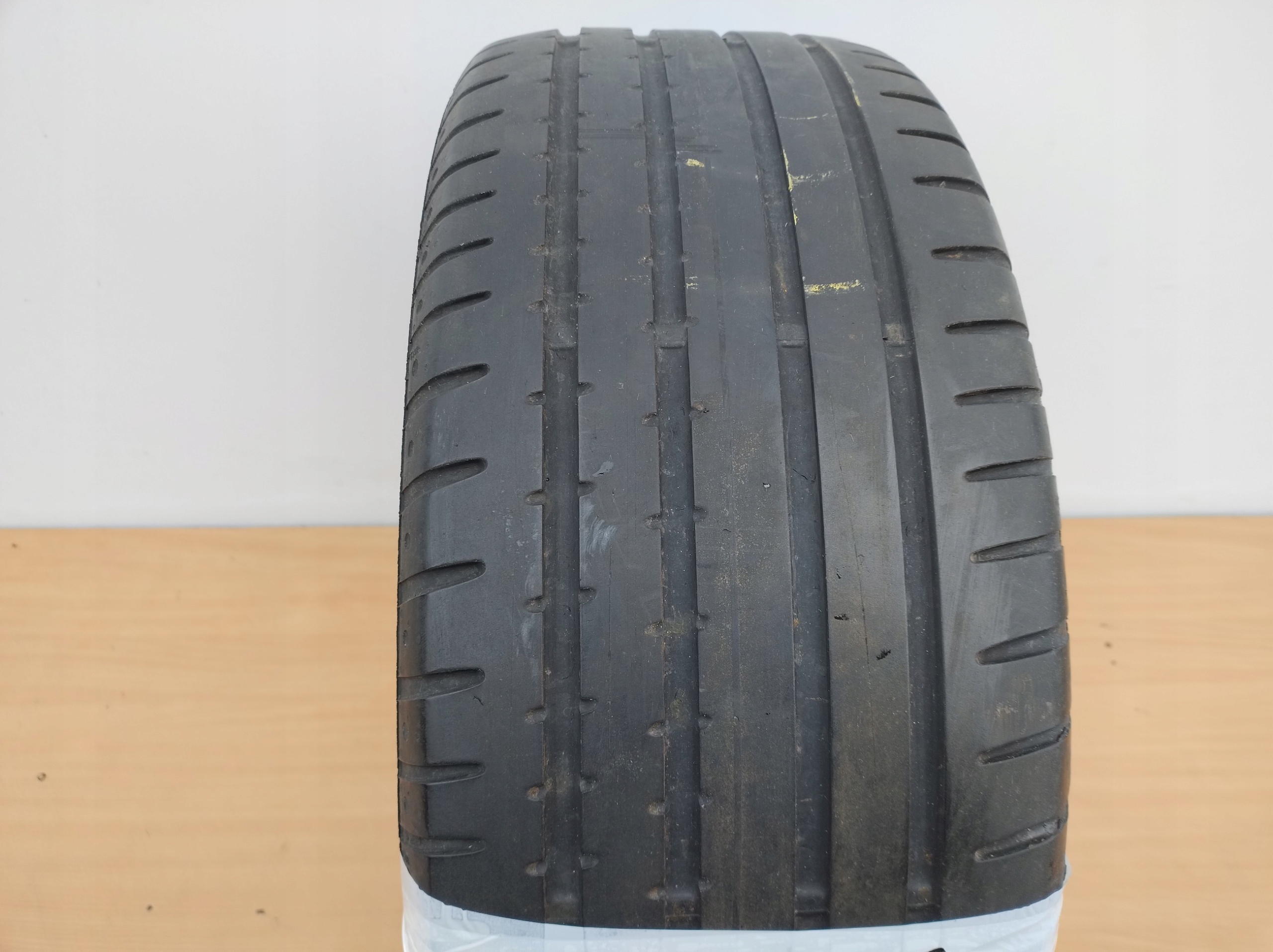 CAOUTCHOUC LATO CONTINENTAL 235 55 17 99W R17 3.20MM
