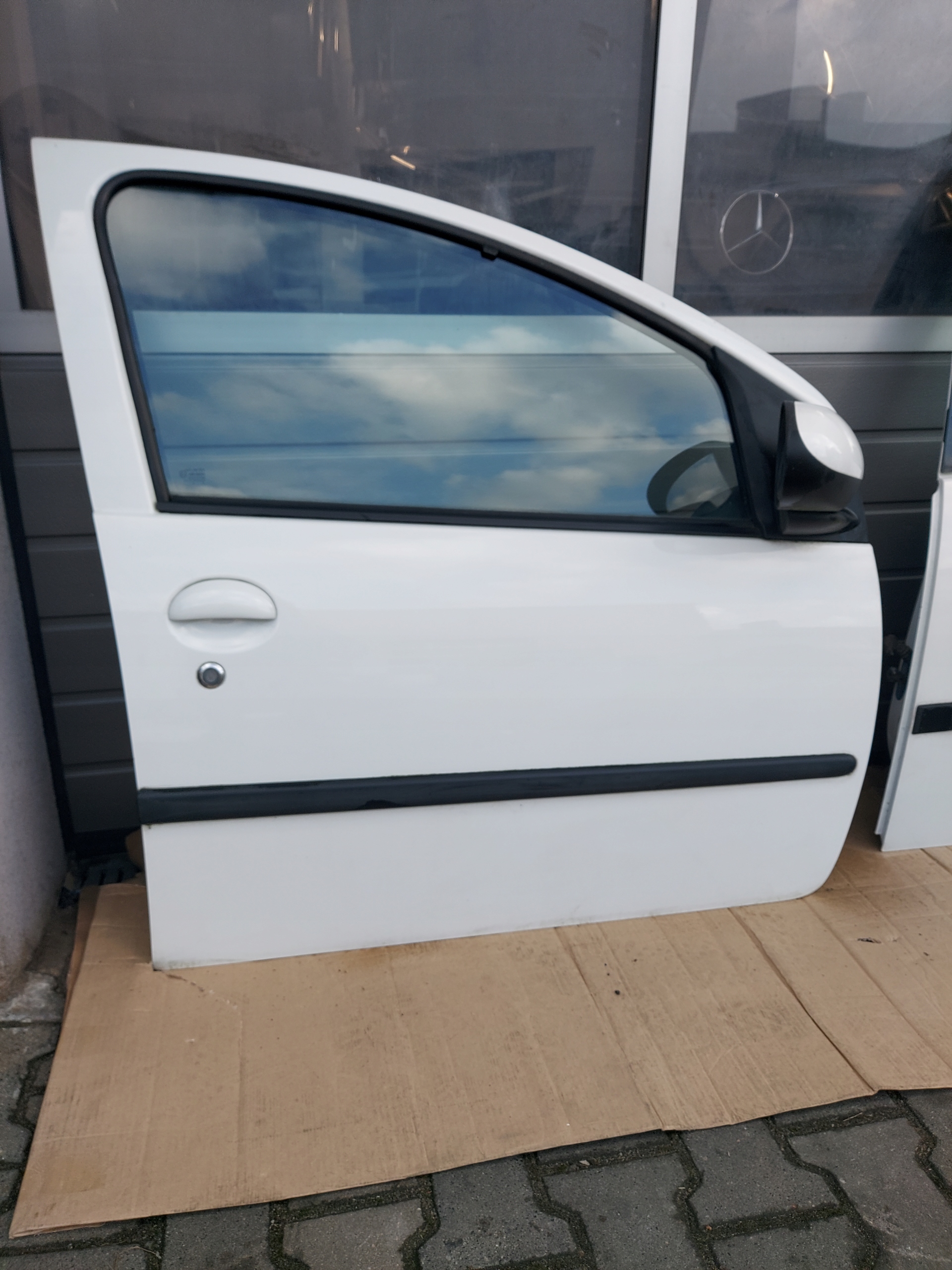 DRZWI PRAWY PRZÓD CITROEN C1 KOD LAKIERU KWD KOMPLETNE