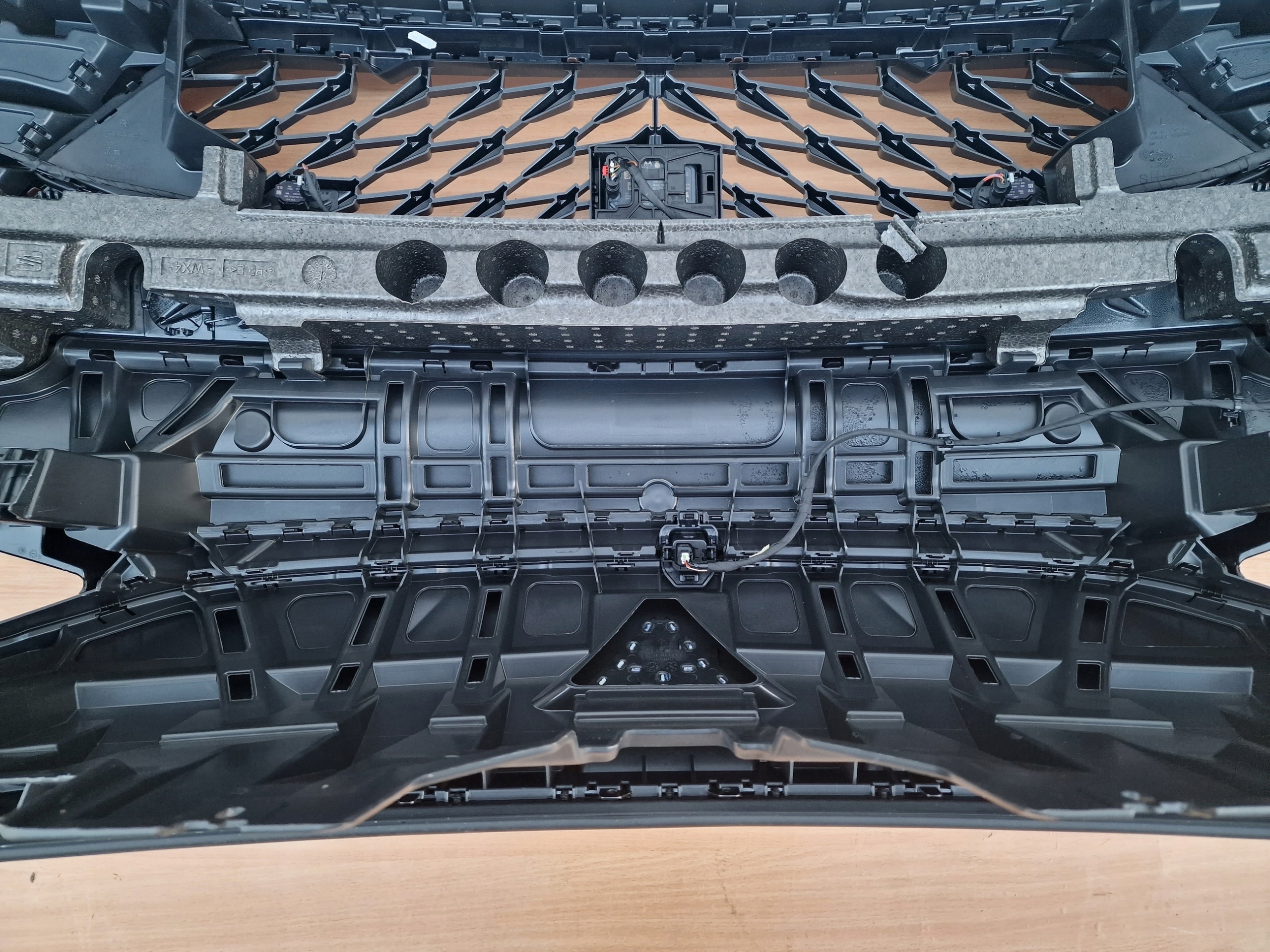 SEAT CUPRA BORN bumper front KAMERA RADAR KRATKI NRA70