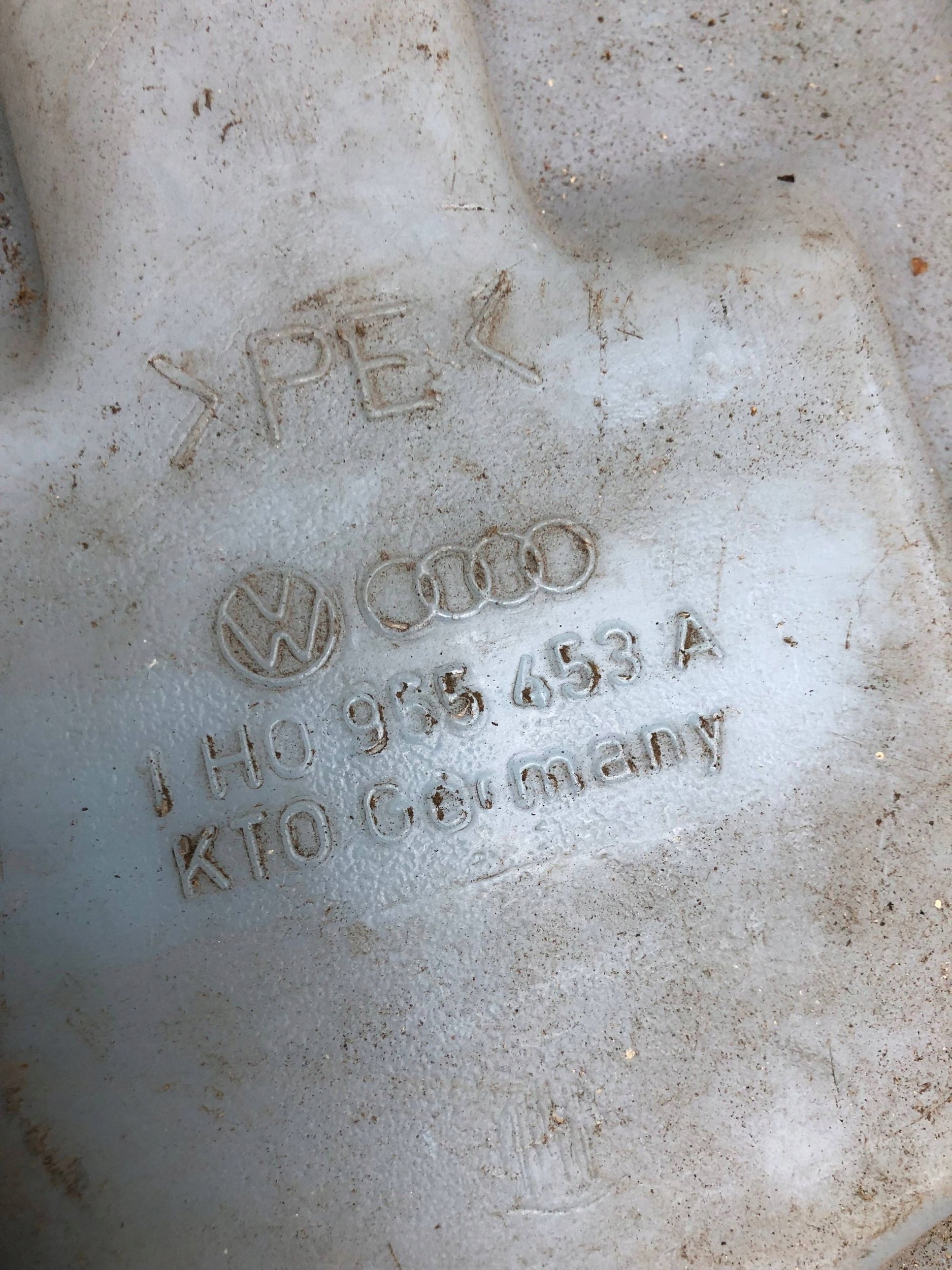 washer fluid tank VW GOLF III 1H0955453A