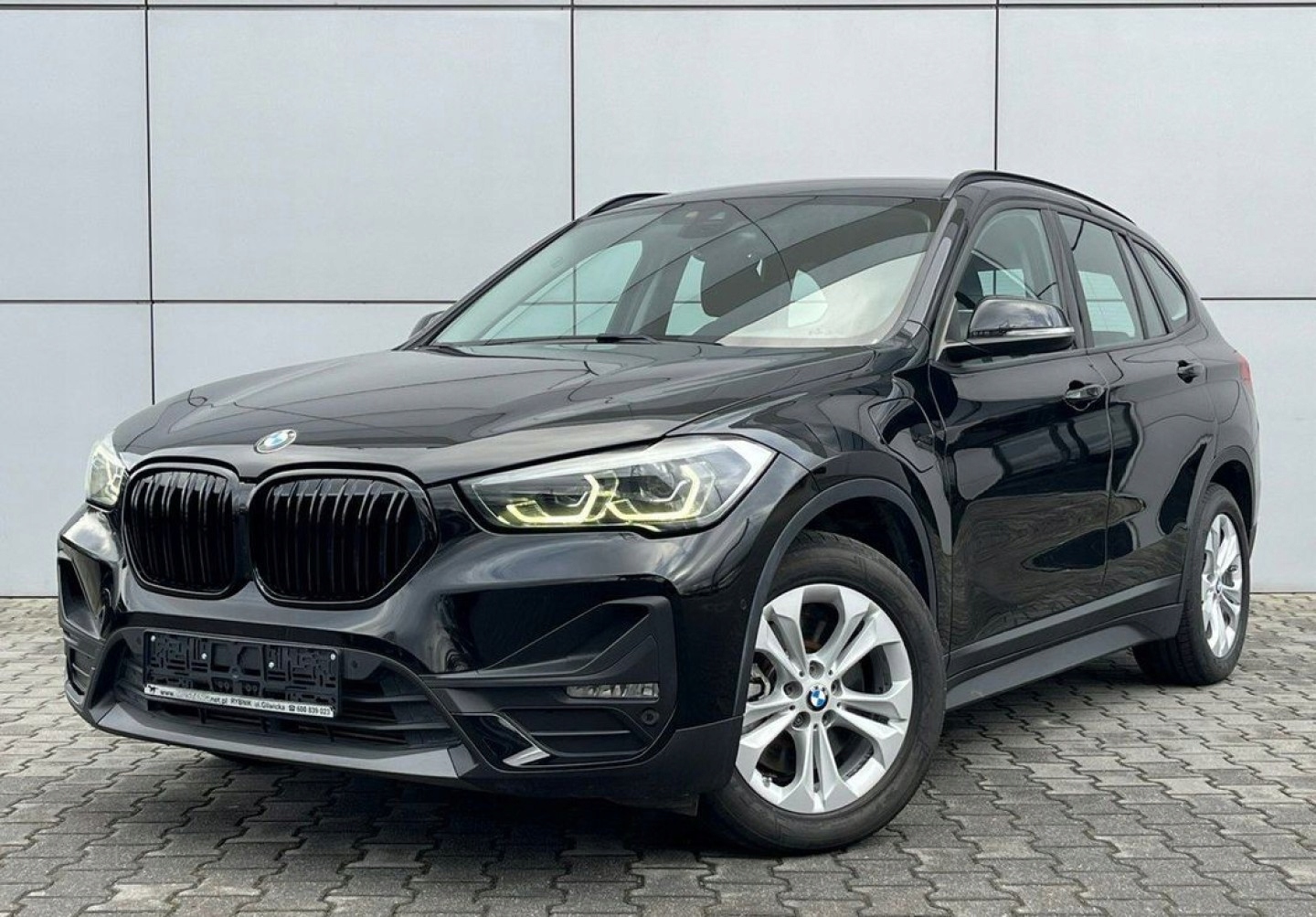 BMW X1 xDrive Plug-In PDC Automat Led Navi Tempomat FV23 1.5