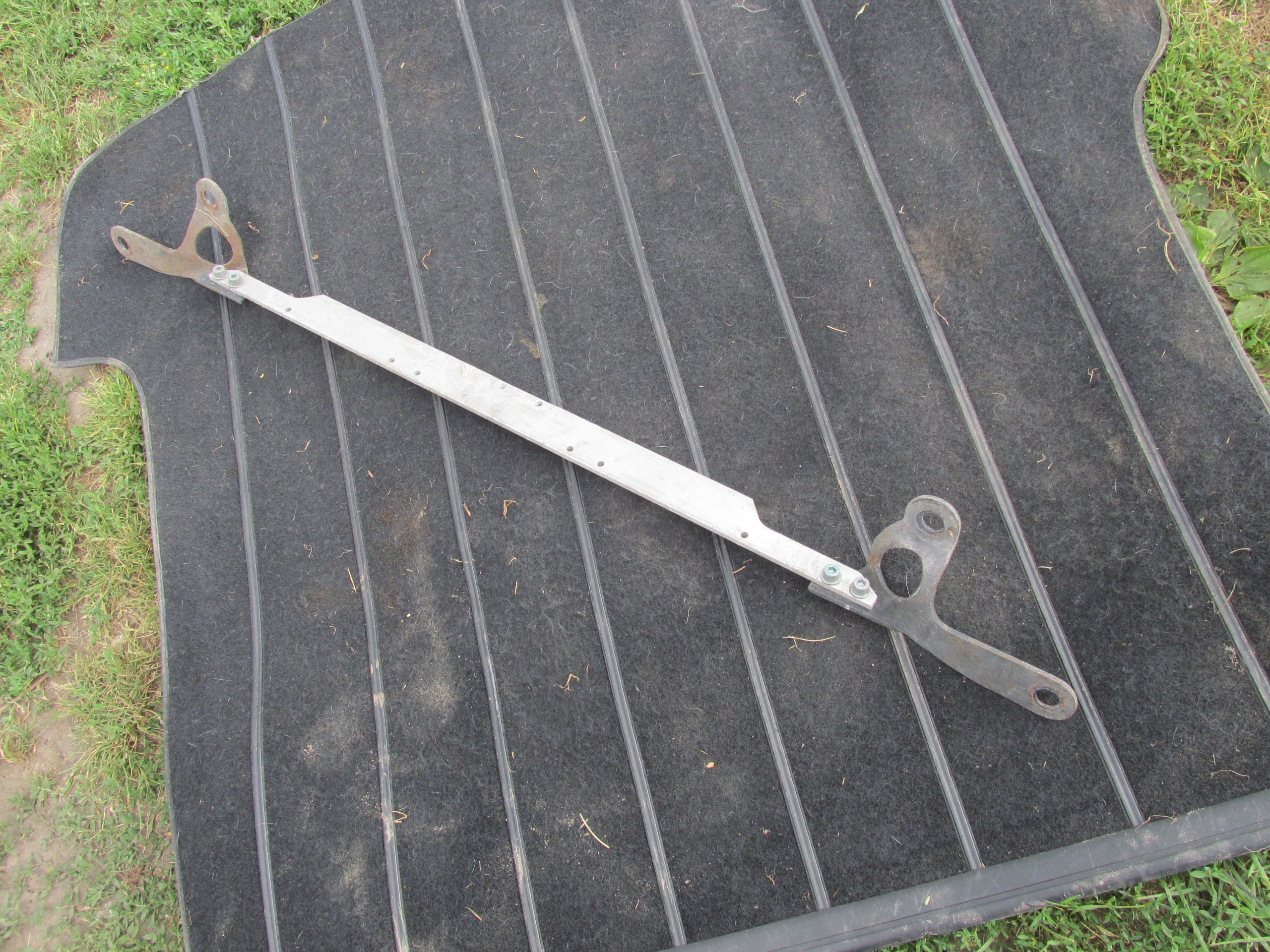 Оригінальна верхня стійка A6 C5 (A4 B5)