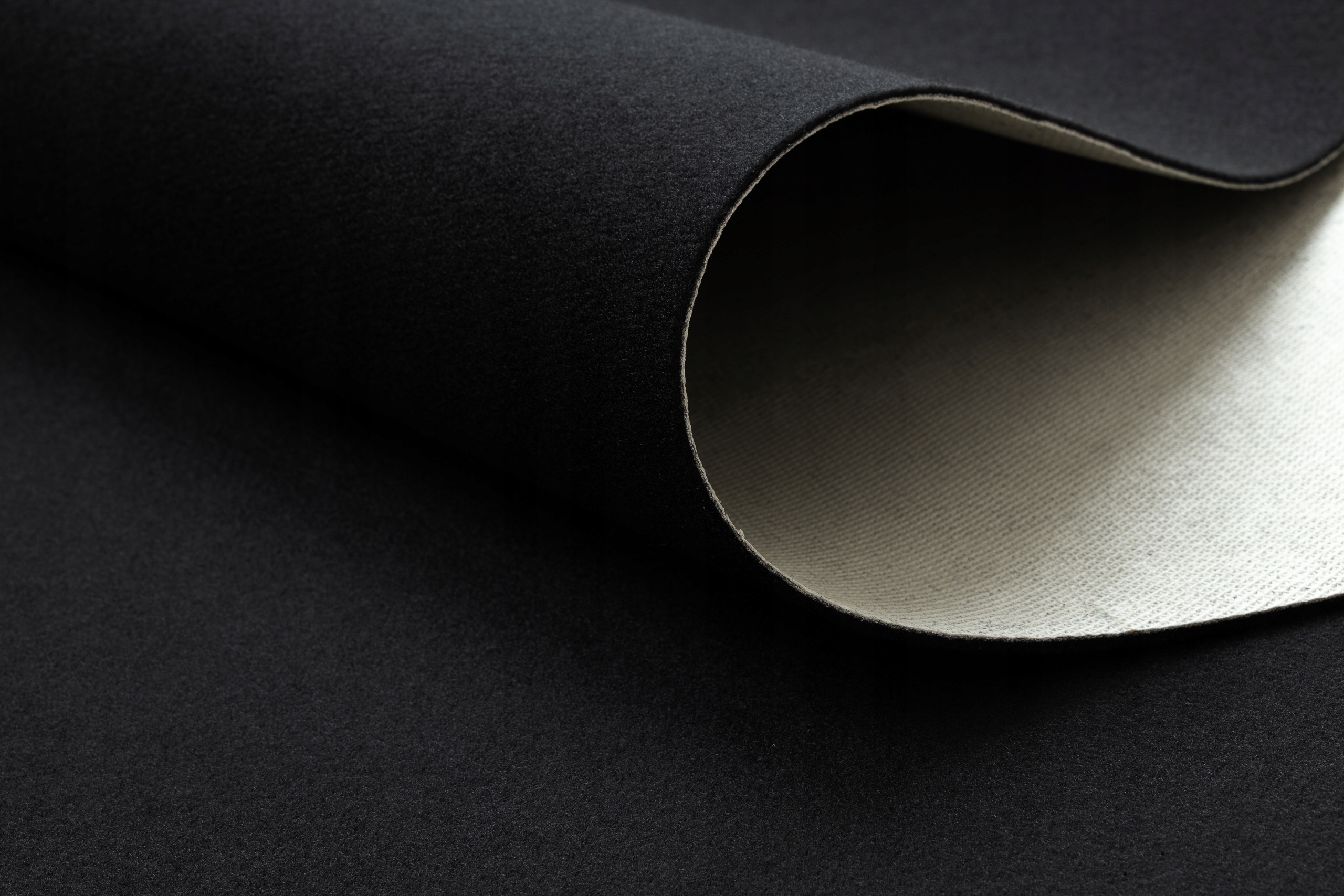 ANTYPOŚLIZGOWY DYWAN GŁADKI JEDNOLITY RUMBA 80x100 cm czarny @160602 Rodzaj z krótkim włosiem