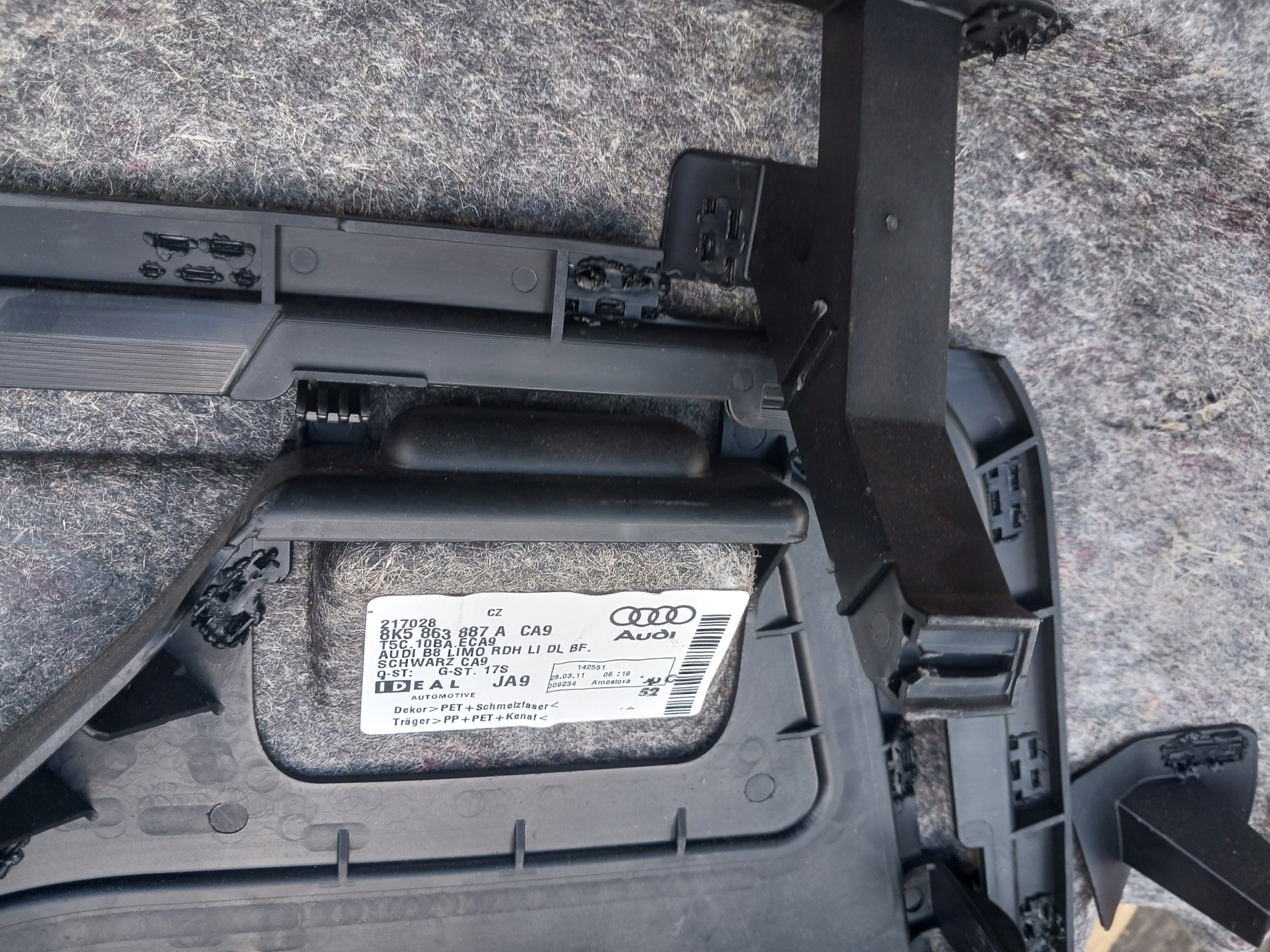 boot upholstery Audi A4 B8 8K5863887A