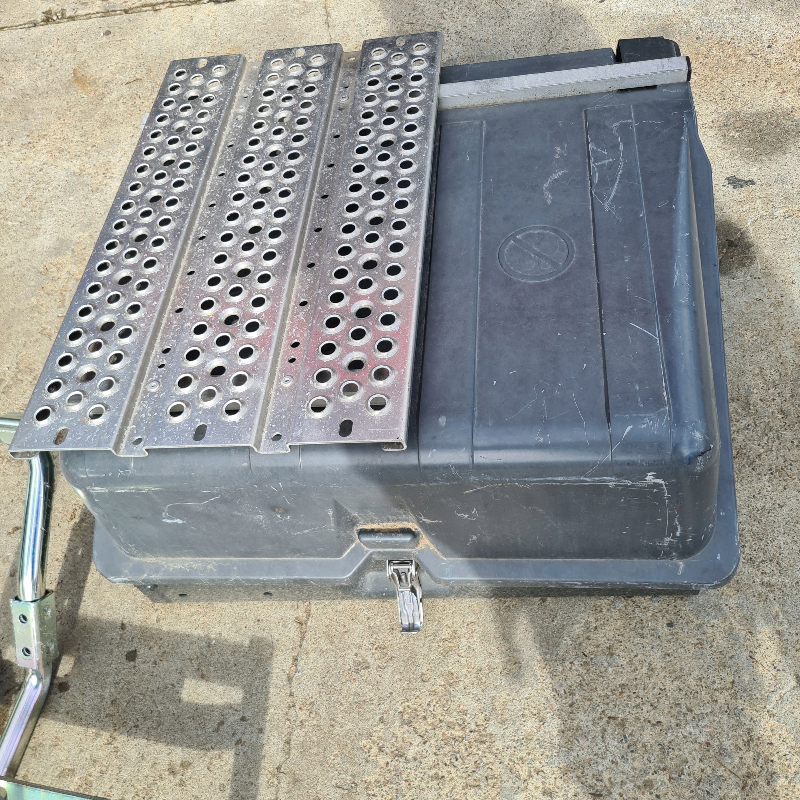 930420028 - ACTROS AXOR ATEGO БАЗА БАТАРЕЙНЫЙ БЛОК