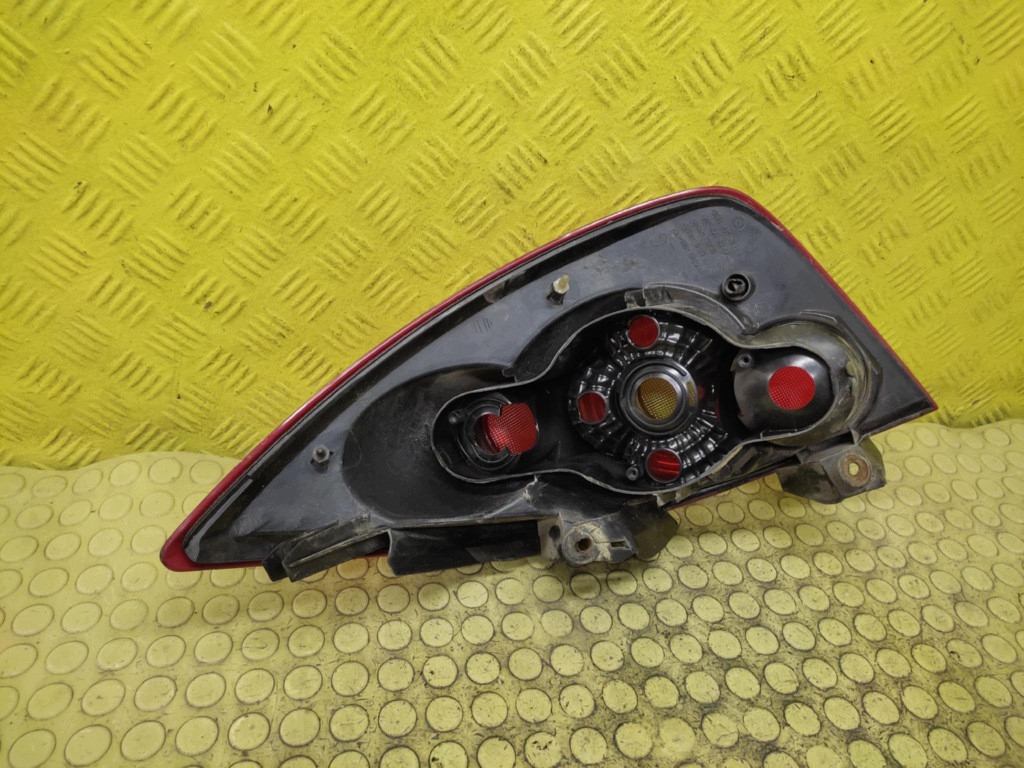 NISSAN PRIMERA P12 HB light left rear part
