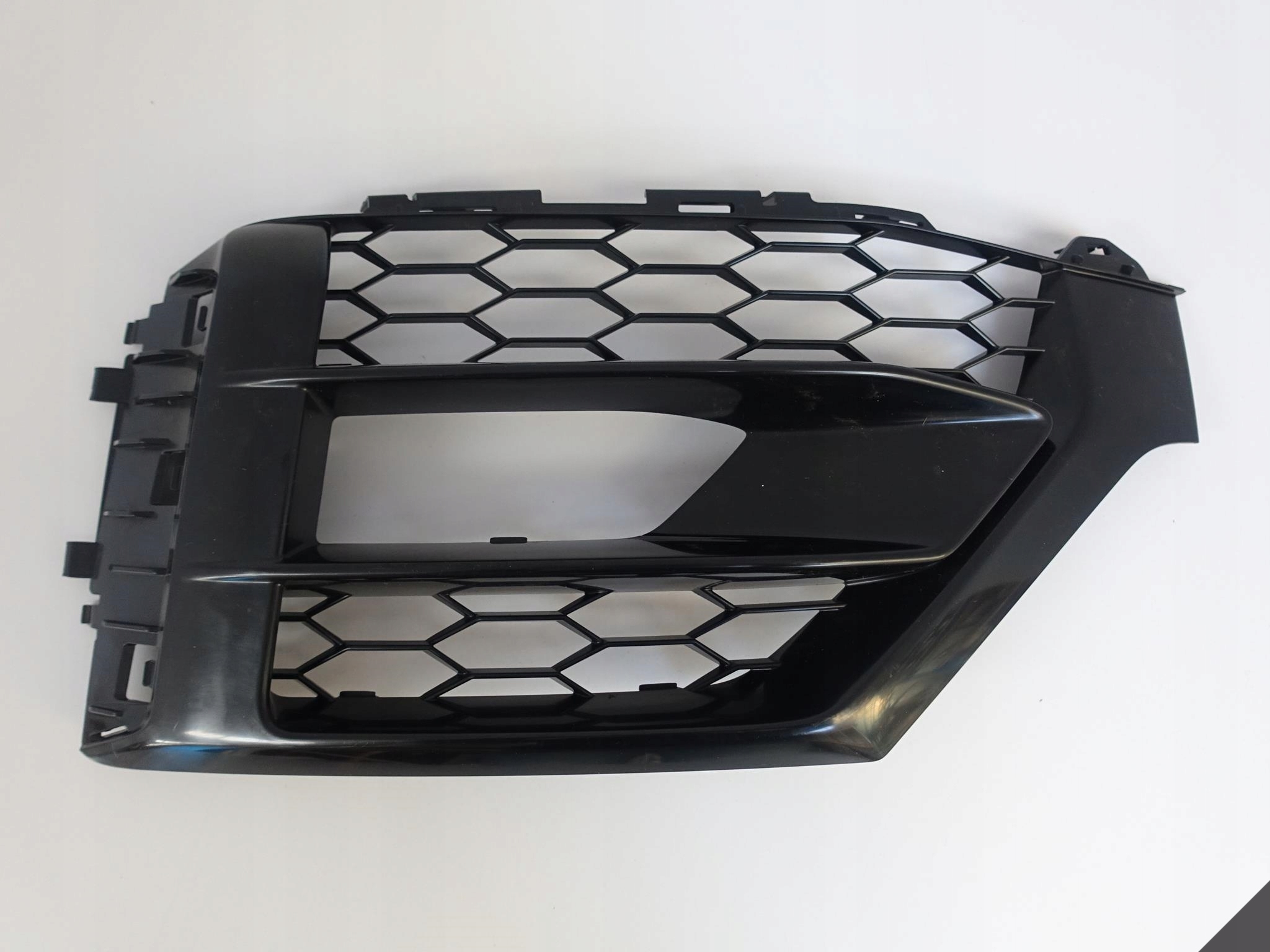 AUDI Q2 81A S-LINE 16- bumper grid left front