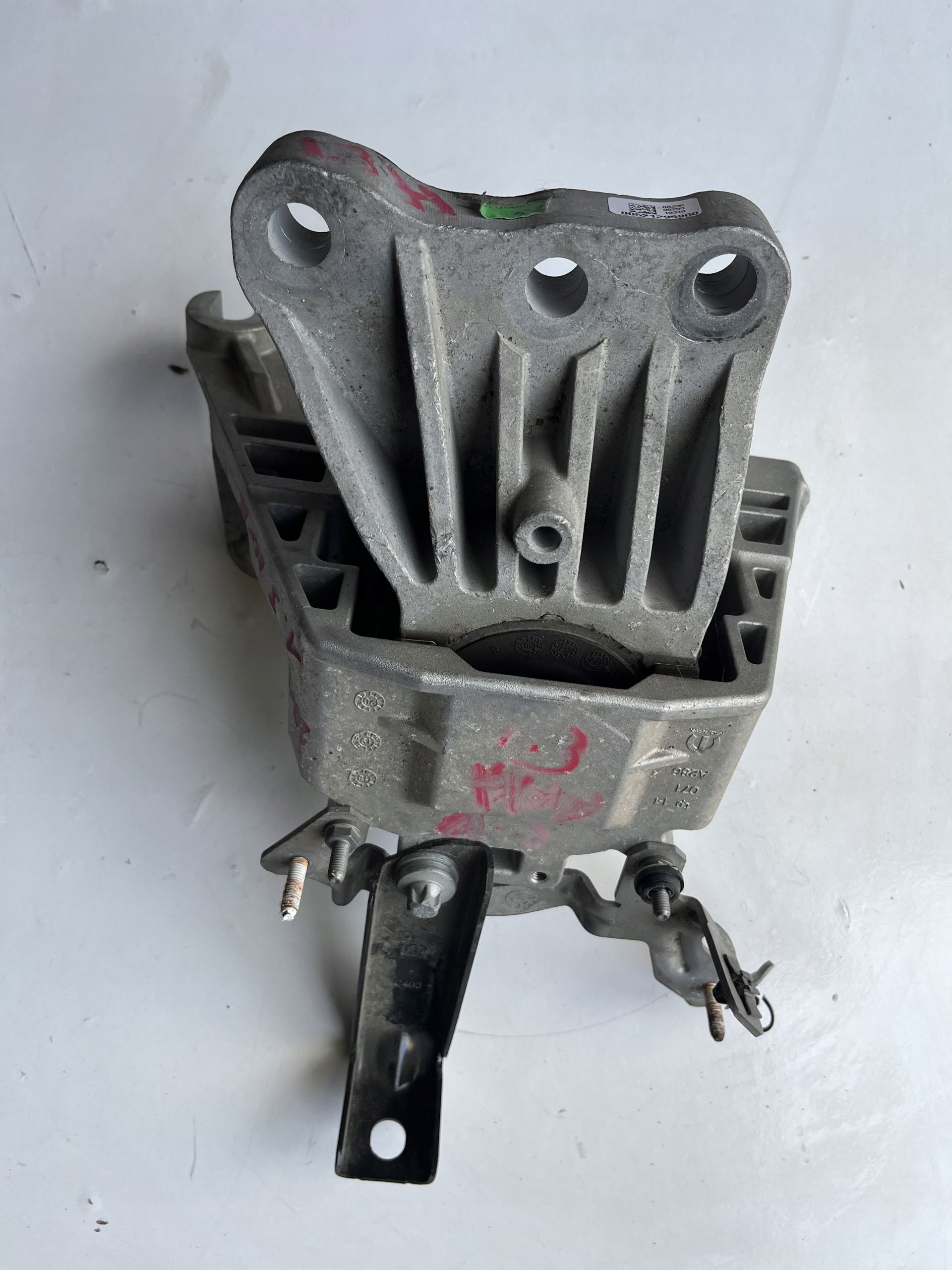 Compass II лапа подушка Двигателя 1.3 .