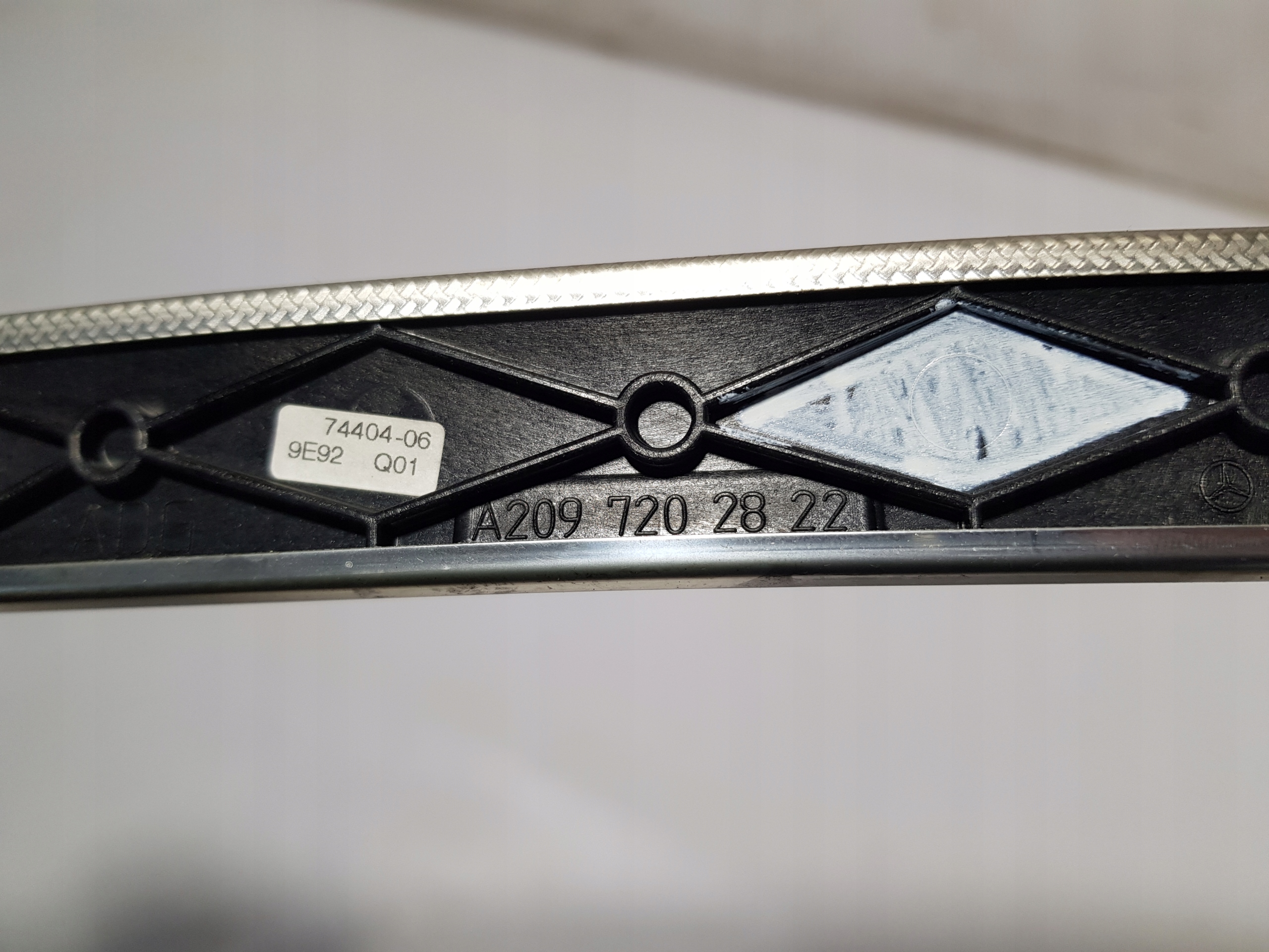 MERCEDES CLK W209 CARBON DEKOR moulding door right