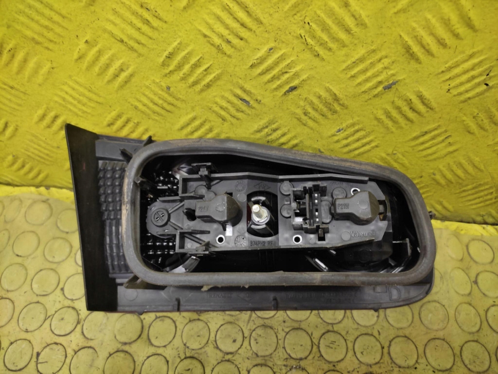 RENAULT LAGUNA II light right rear part W KALPE B74PH2