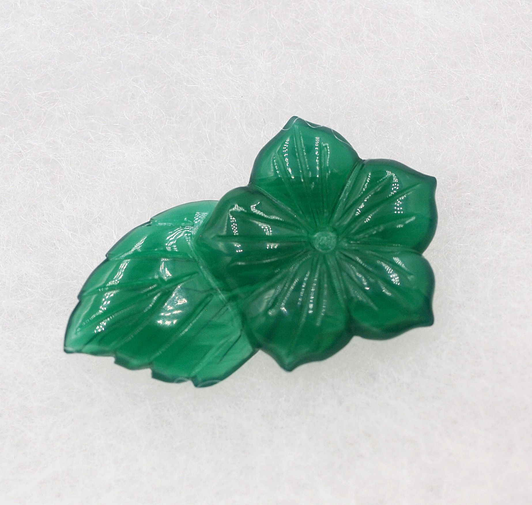 chalcedon socha květina 15,99 karát certifikát