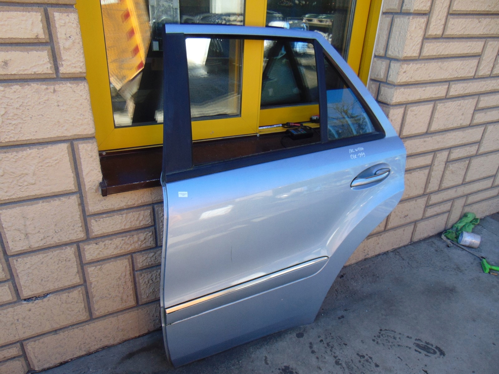 door left rear part left rear. MERCEDES ML W164 C349 349