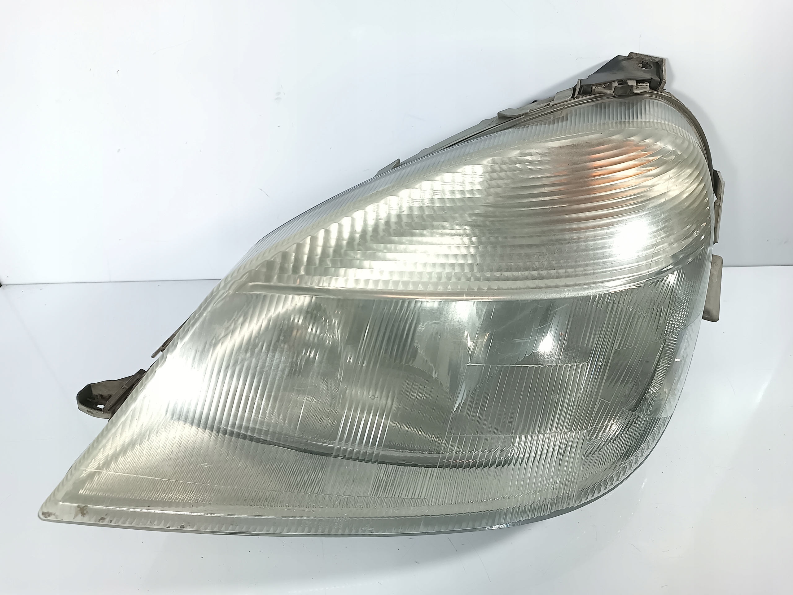 Mercedes Vaneo W414 01-05 REFLEKTOR light left front front OE 0301189201