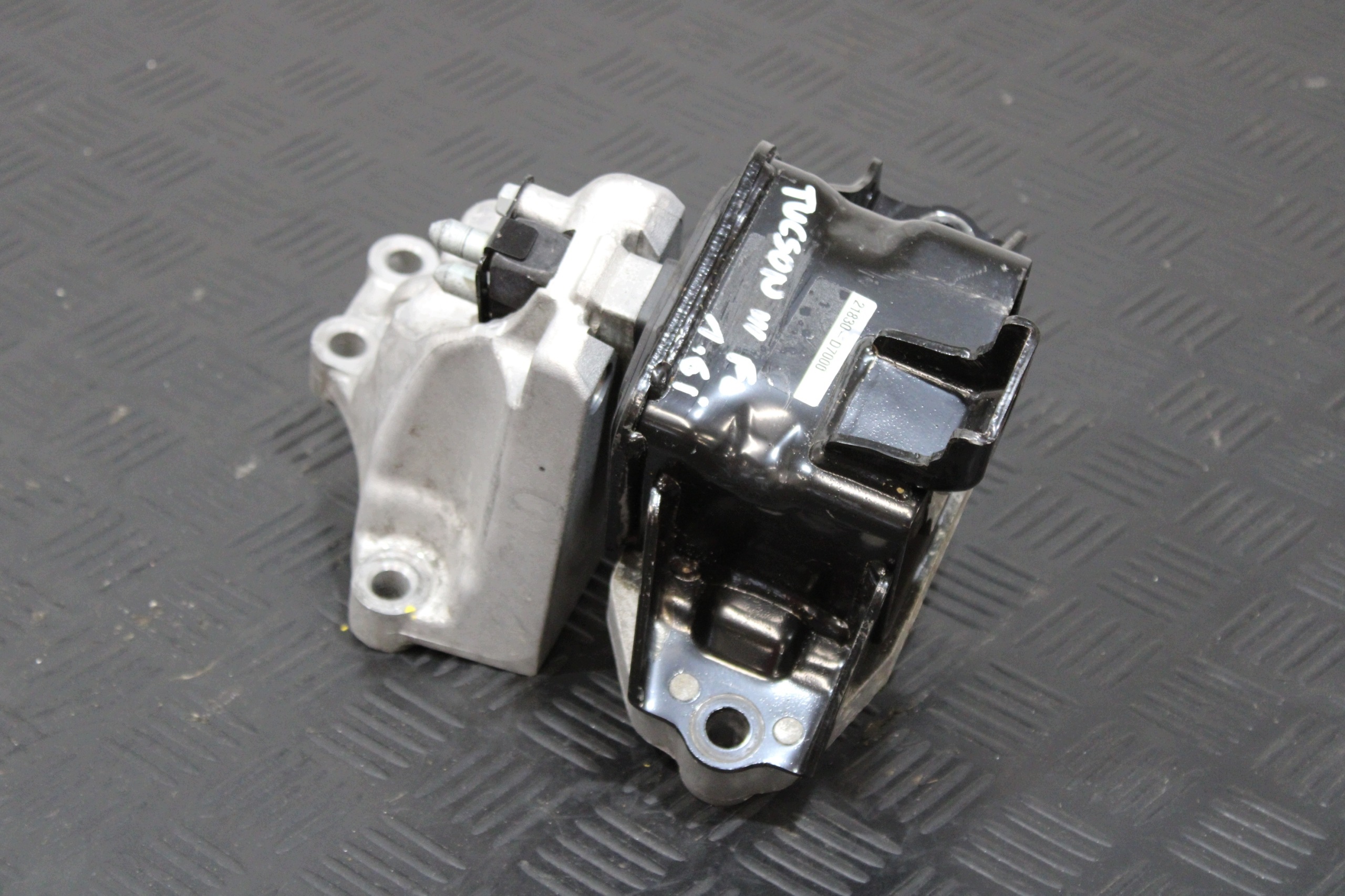 holder engine mount 21830-D7000 HYUNDAI TUCSON III 3 LIFT