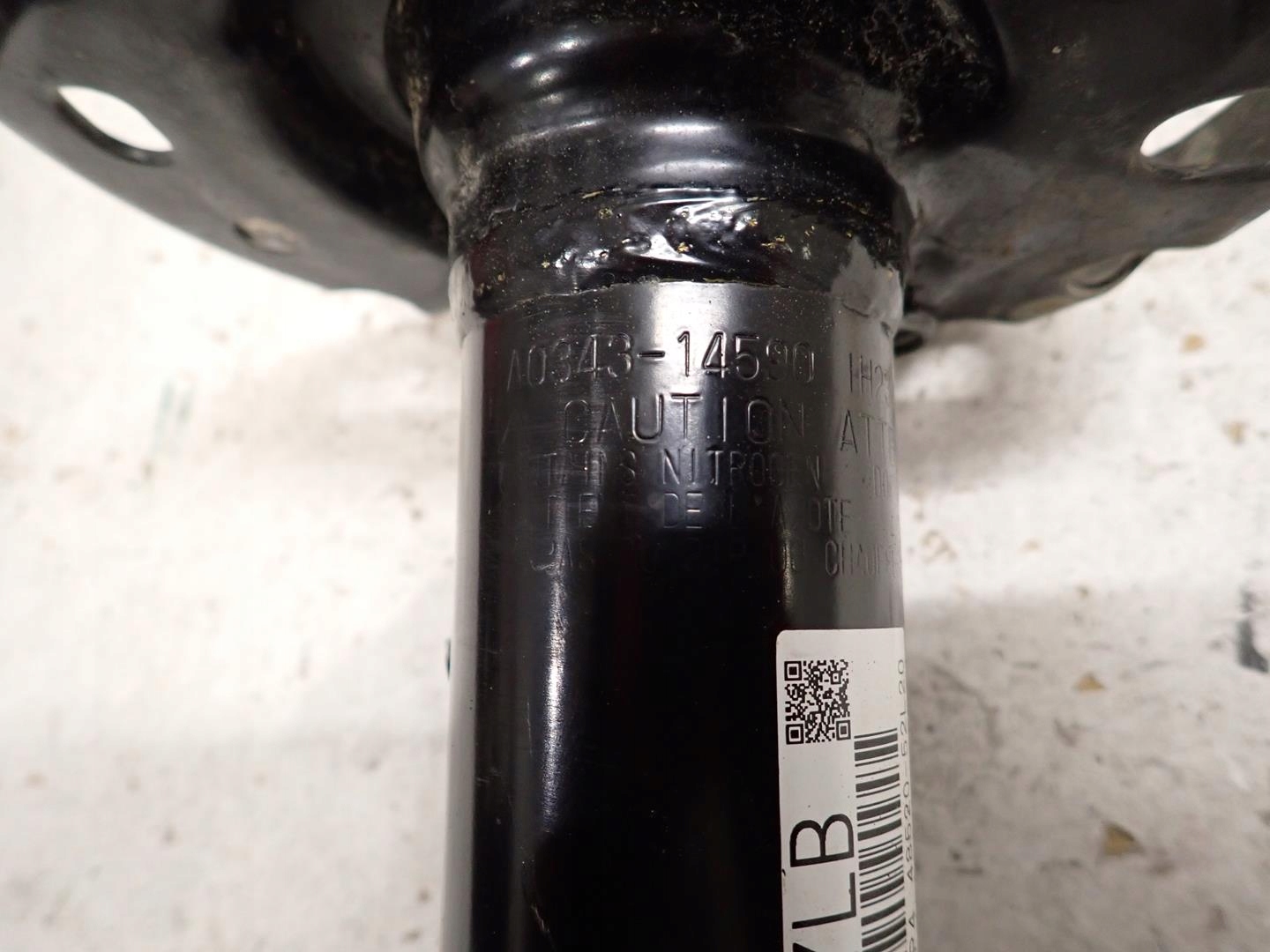 shock absorber left front TOYOTA YARIS IV GR 2020- 48520-52L20