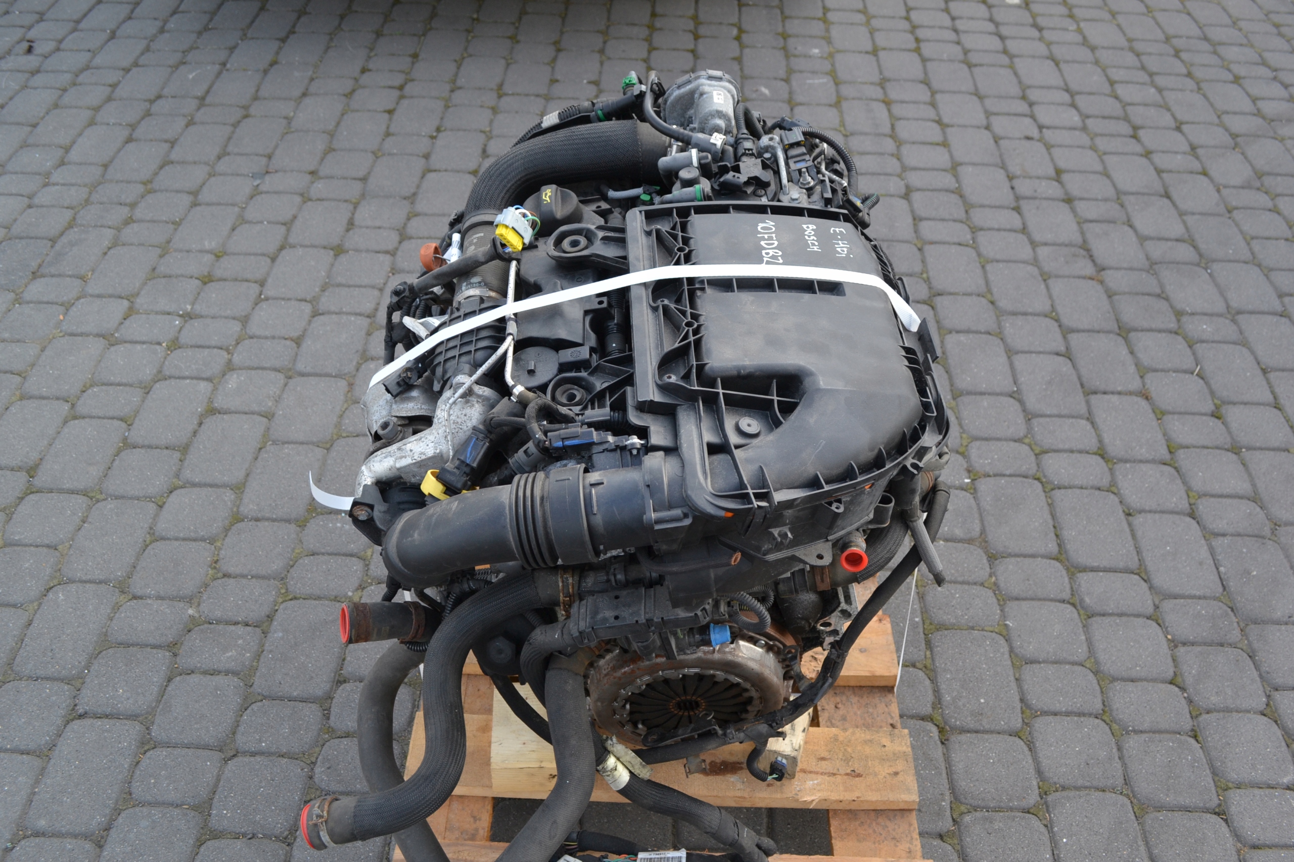 Двигатель 8HR DV4C 1.4 10FDBZ CITROEN C3 Bosch 2012r. 136tys.ЛС