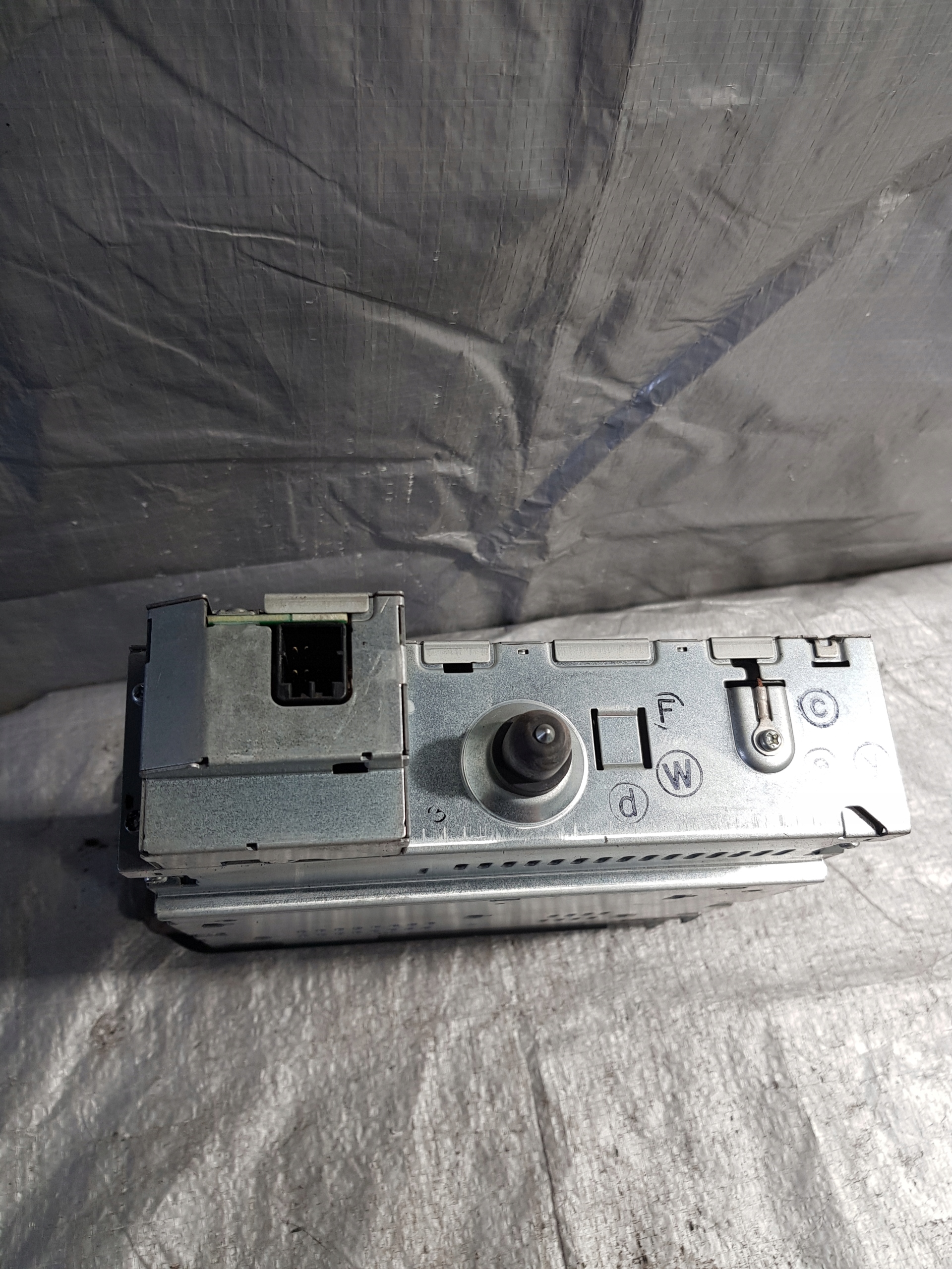 changer plyt Chrysler SEBRING OE P04858522AH