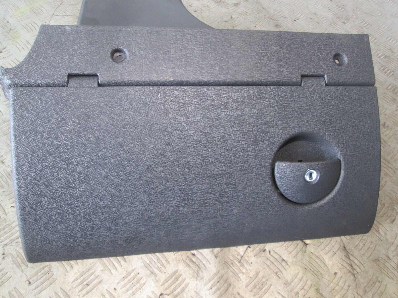 бардачок пассажира opel TIGRA b 09114403