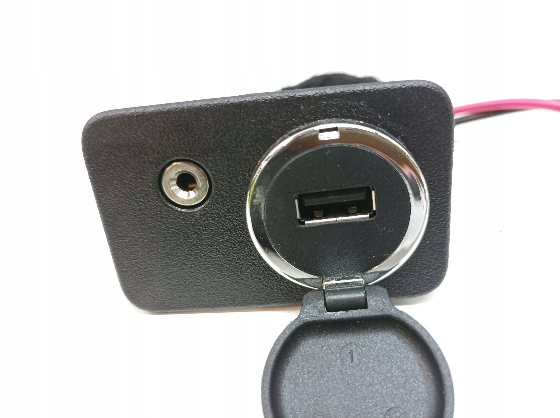 Adattatore USB AUX Ford Tourneo Courier e (2014- )