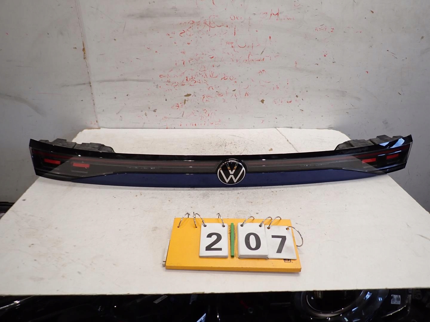 light rear part cap bonnet VW PASSAT B9 KOMBI 2023- 3J0945307A