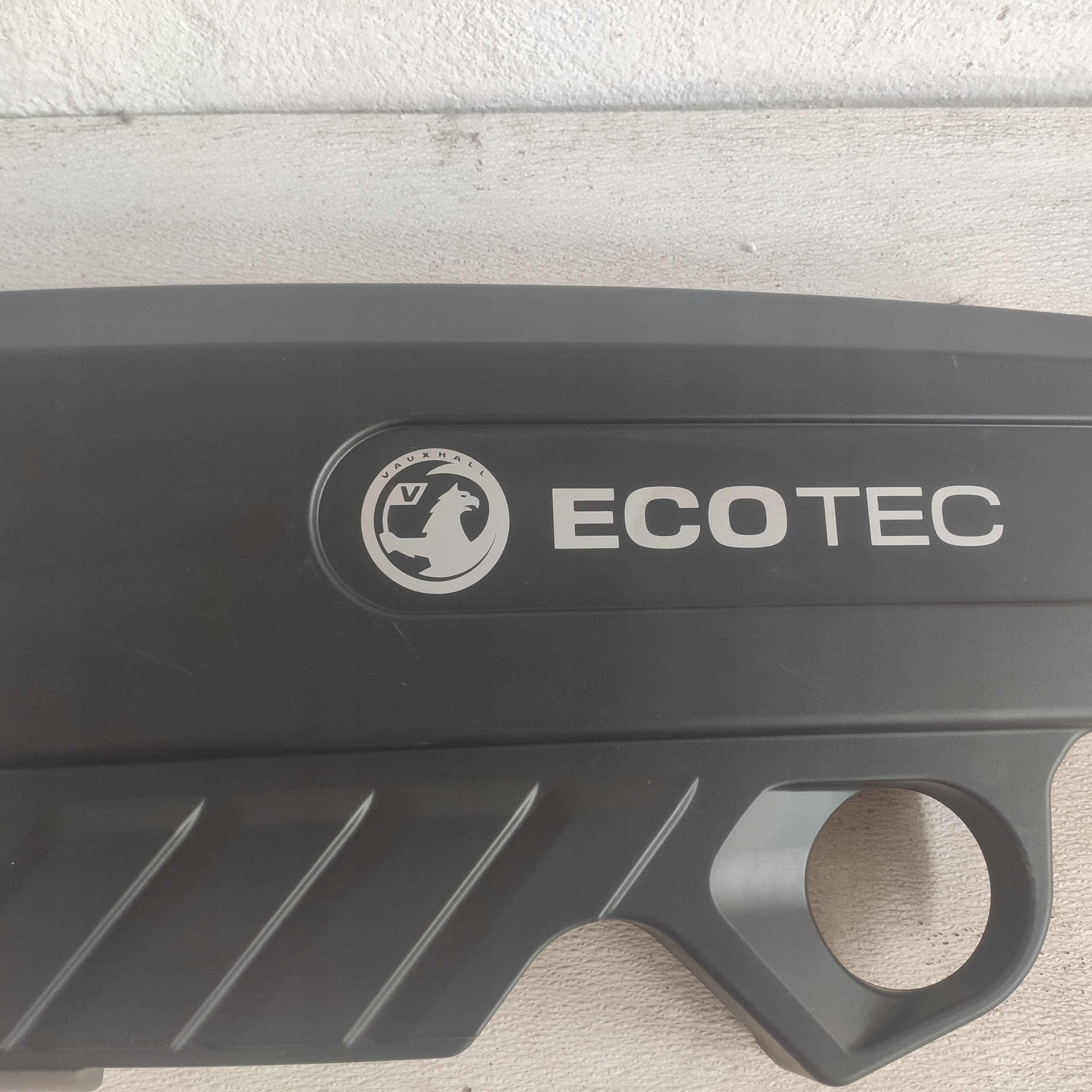 OPEL MOKKA 2015 1.6CDTI cover upper of the engine