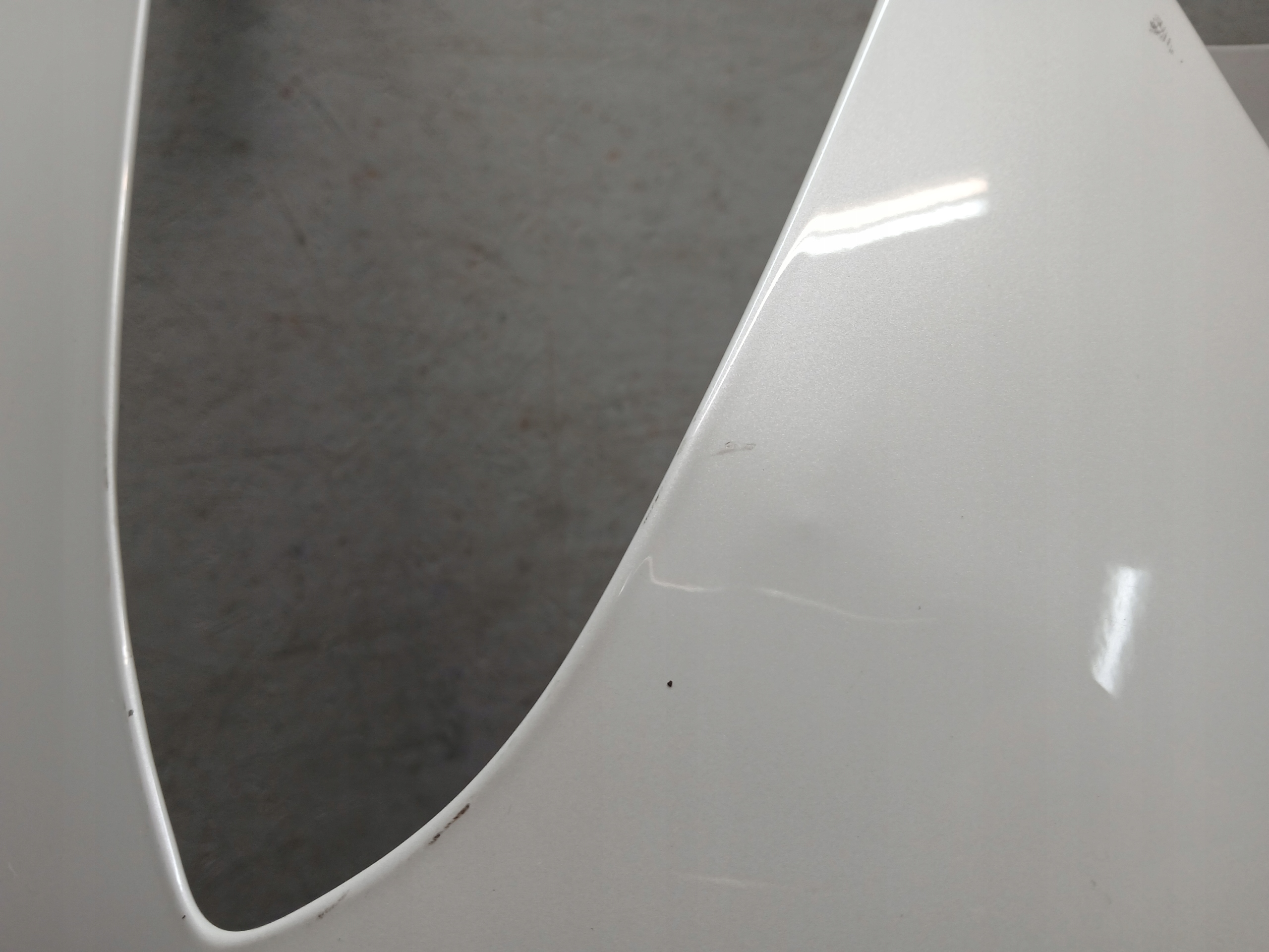 fender front right TESLA Y
