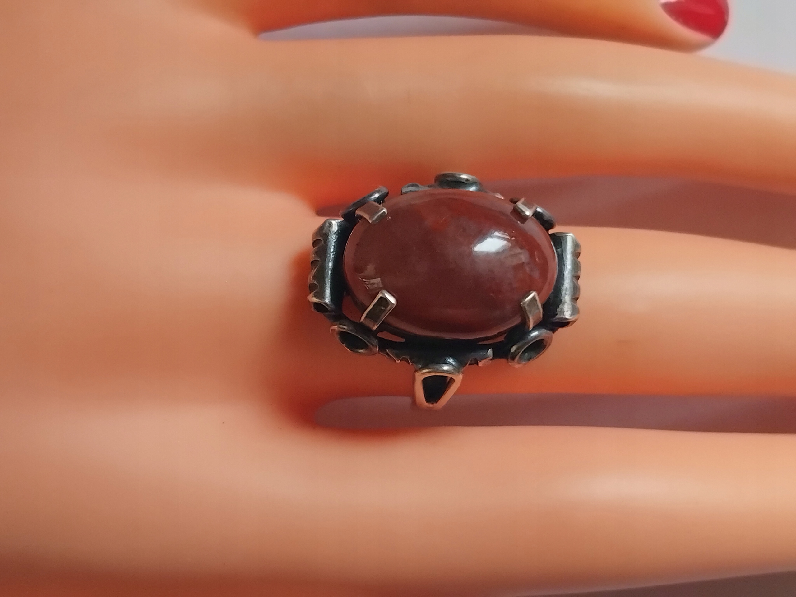 Srebrny pierścionek, Rytosztuka, l. 60-70-te PRL