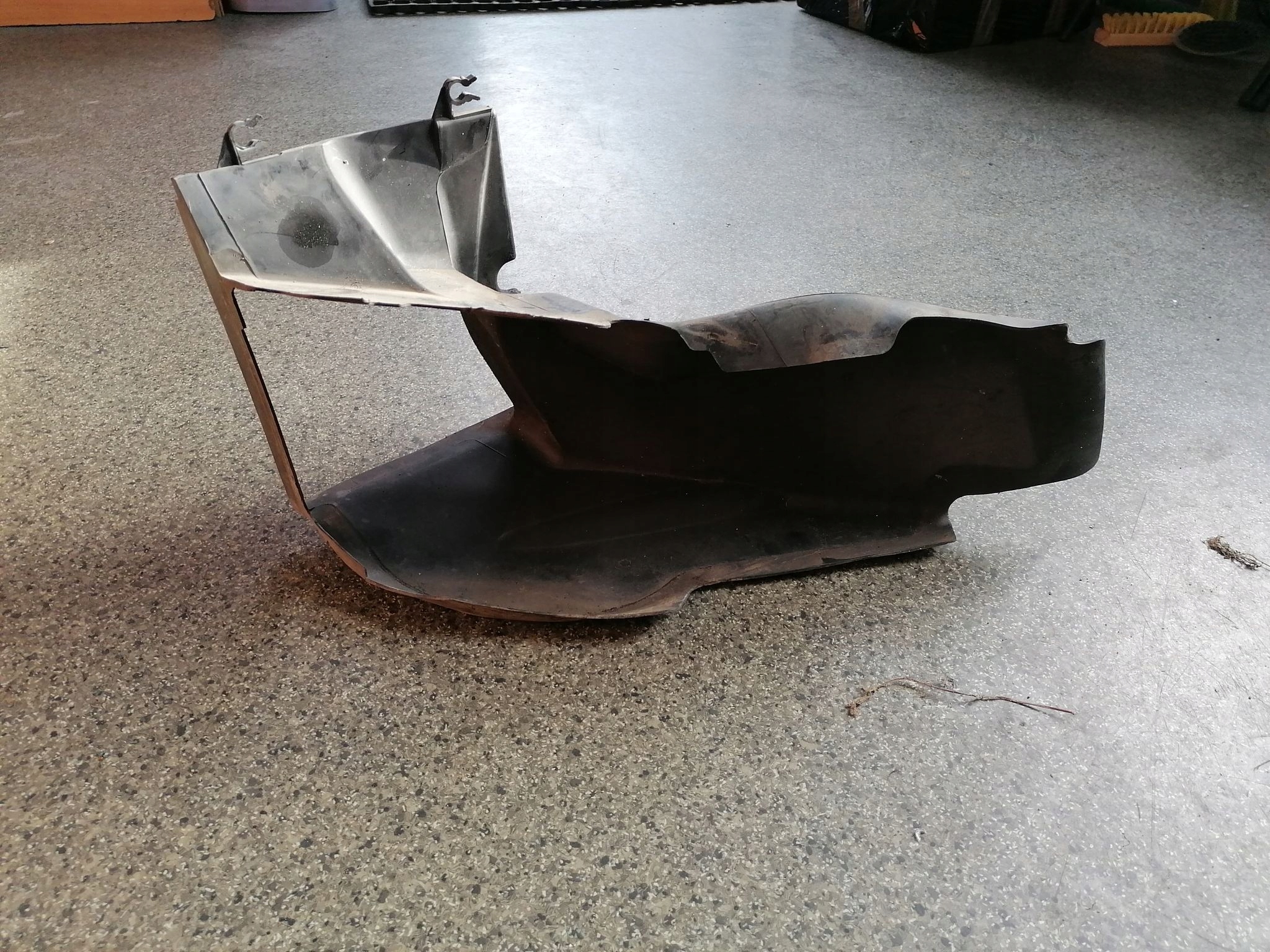 СИДЕНЬЕ EXEO ВОЗДУХОЗАБОРНИК РУЛЬ 3R0825640